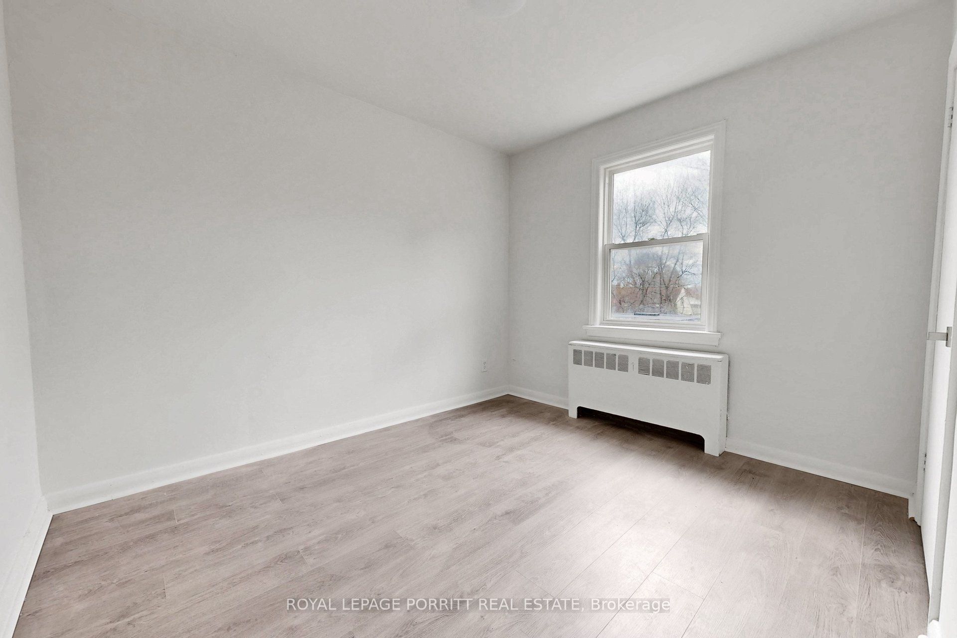 2633 Eglinton Avenue E Property Photo 37
