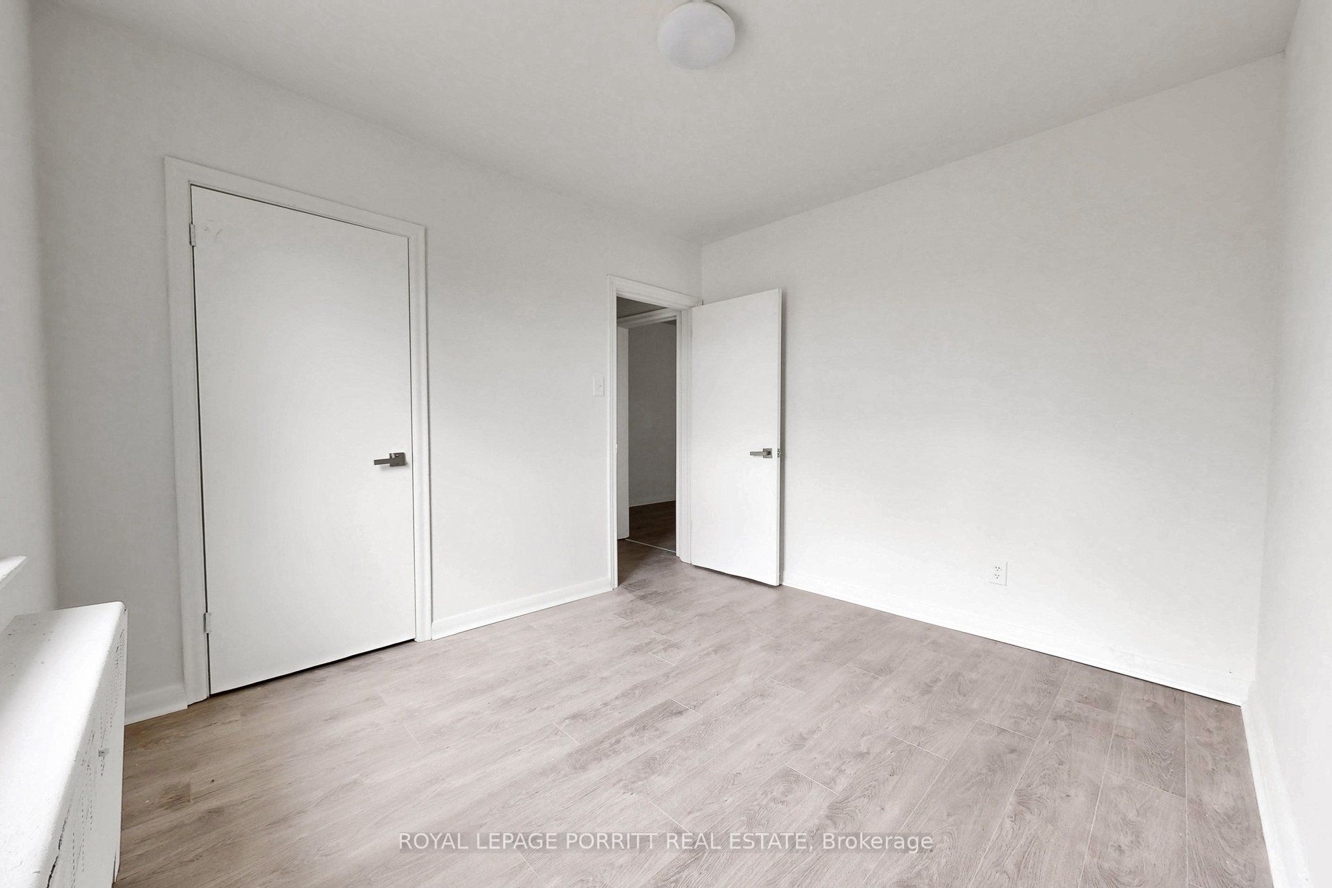 2633 Eglinton Avenue E Property Photo 39