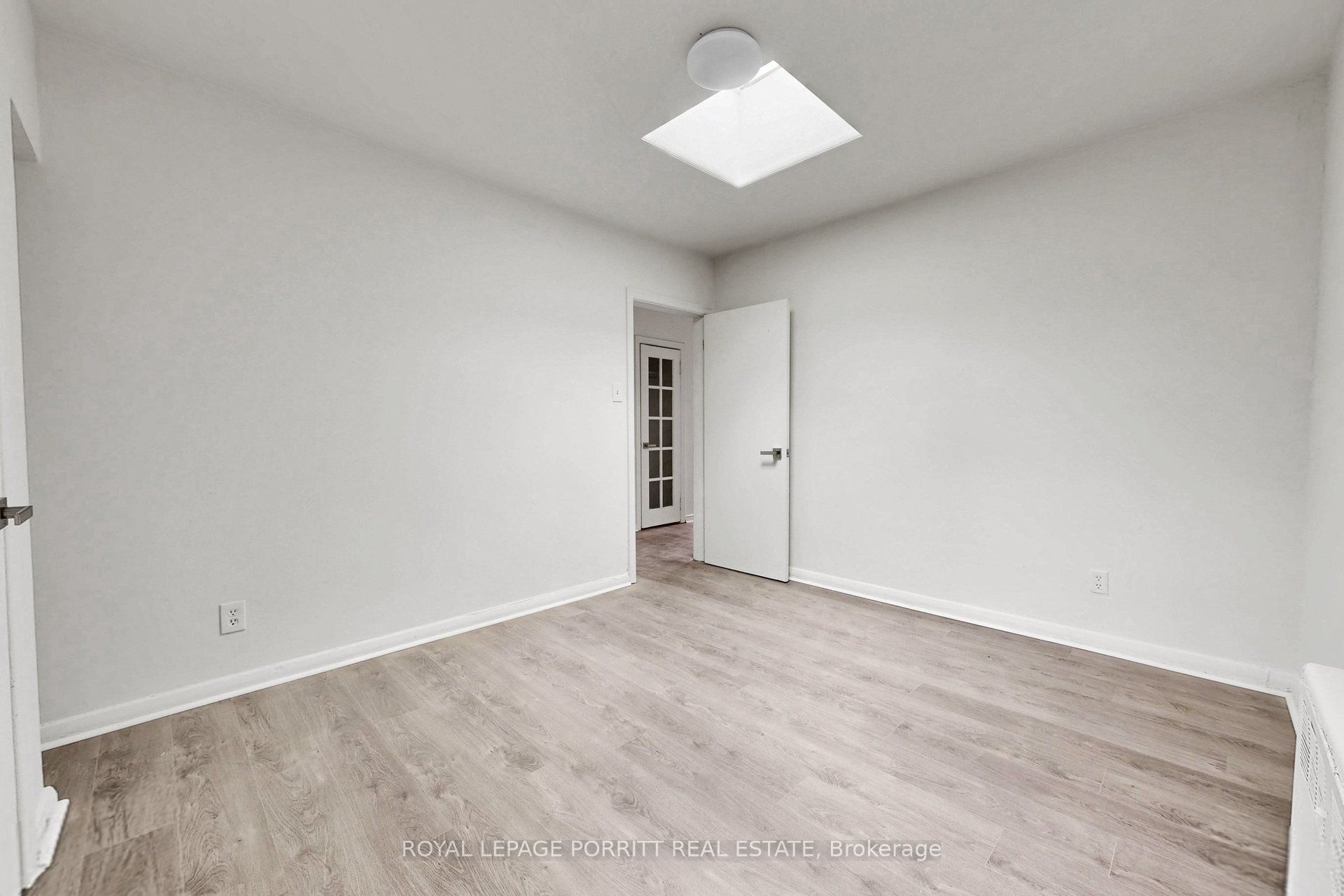 2633 Eglinton Avenue E Property Photo 44