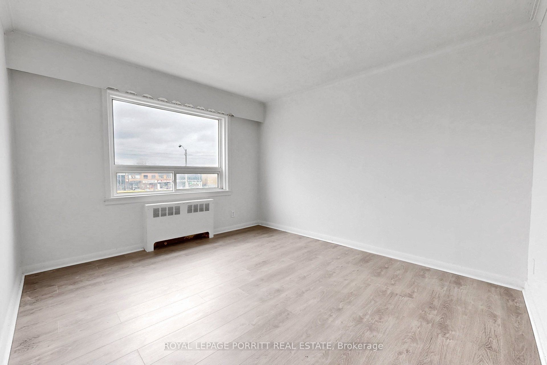 2633 Eglinton Avenue E Property Photo 45