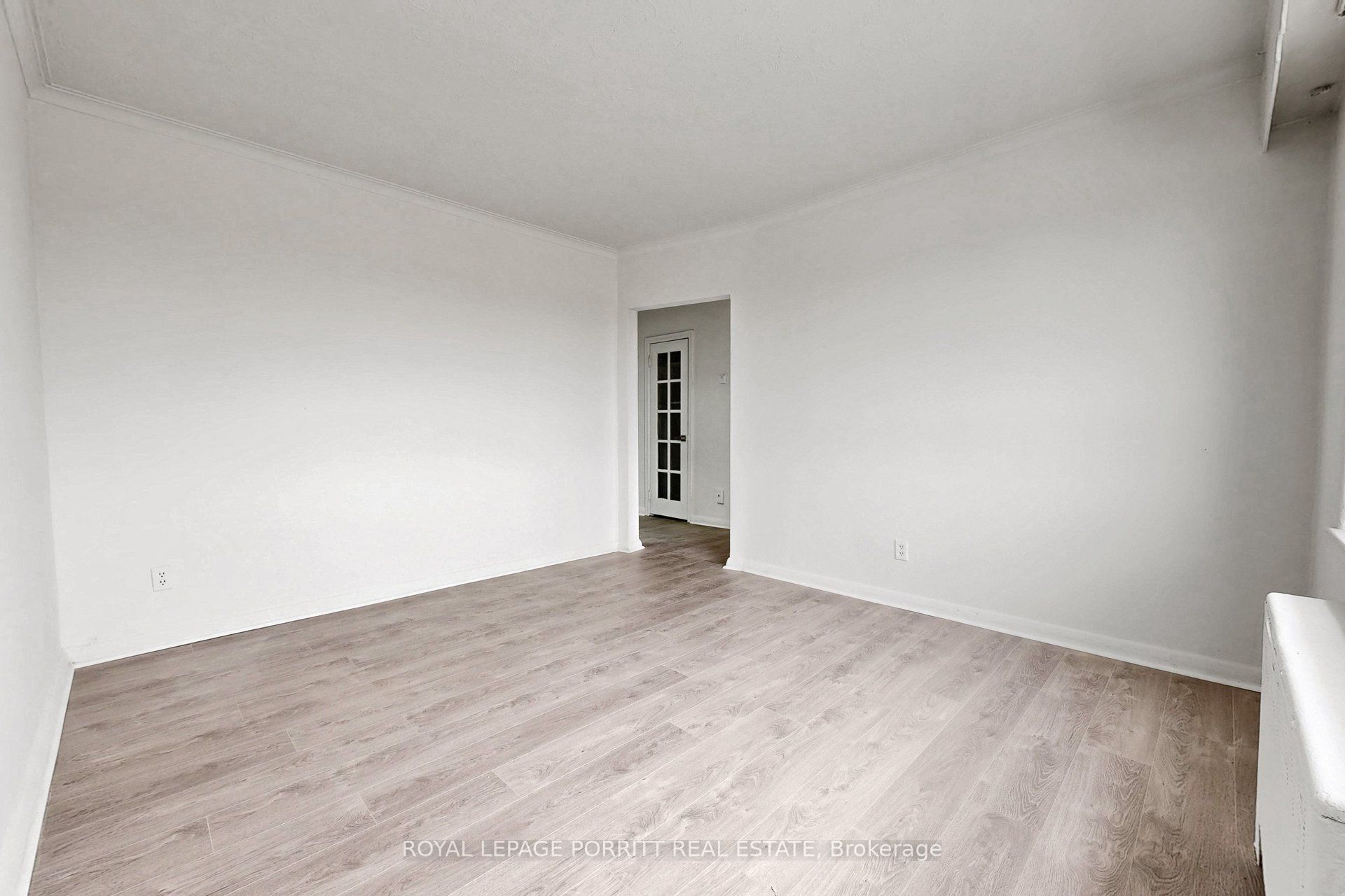 2633 Eglinton Avenue E Property Photo 47