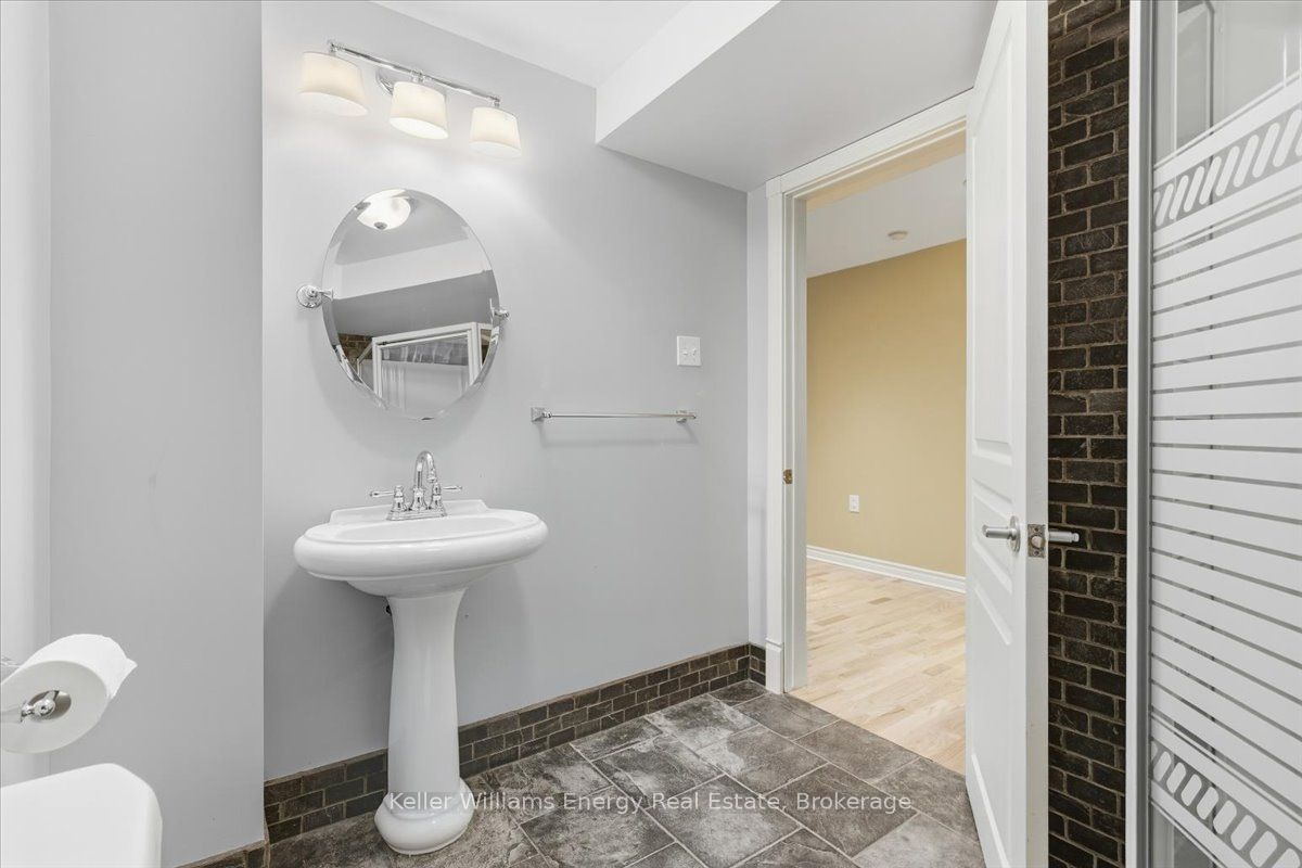 27 Dent Street Property Photo 33