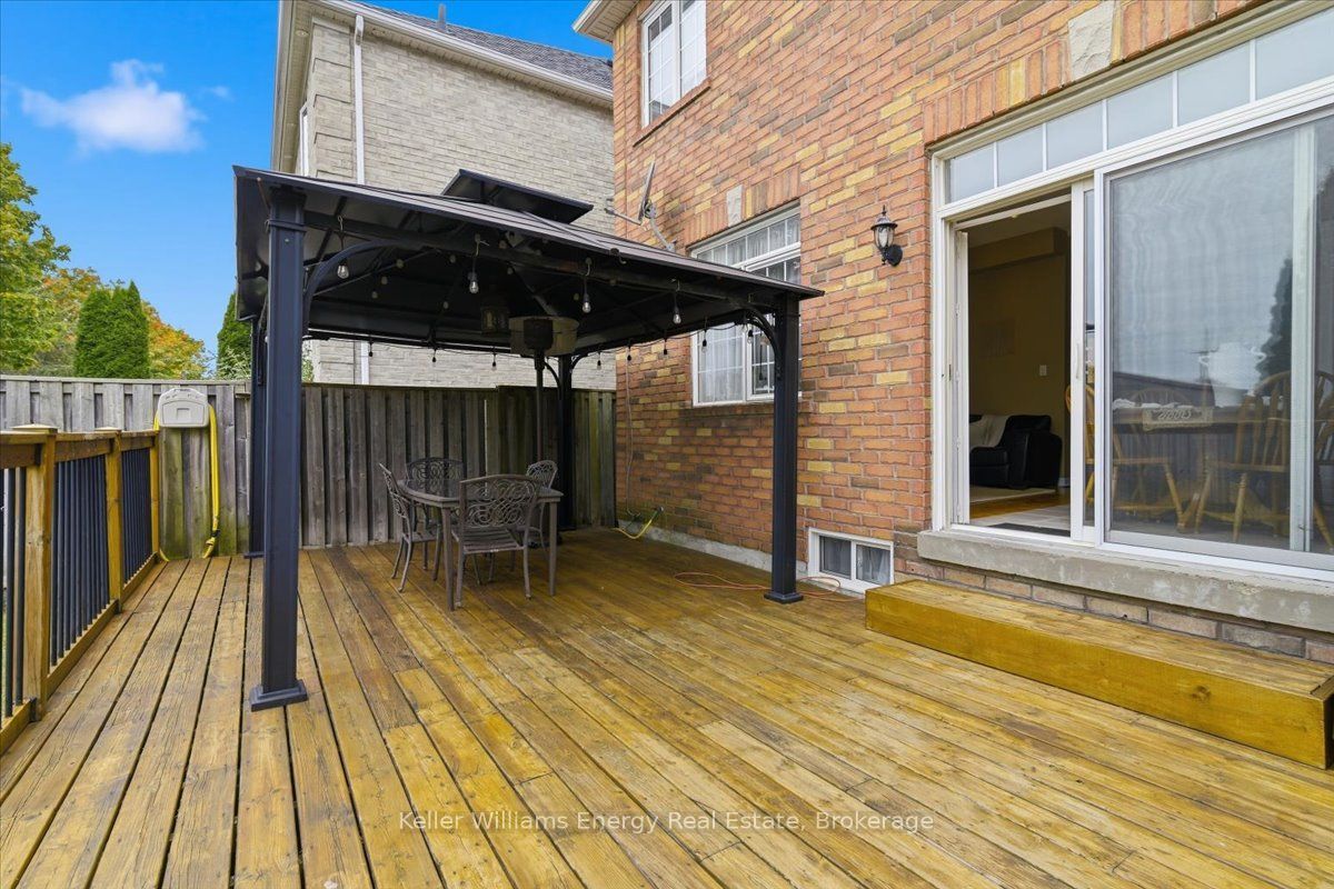 27 Dent Street Property Photo 45