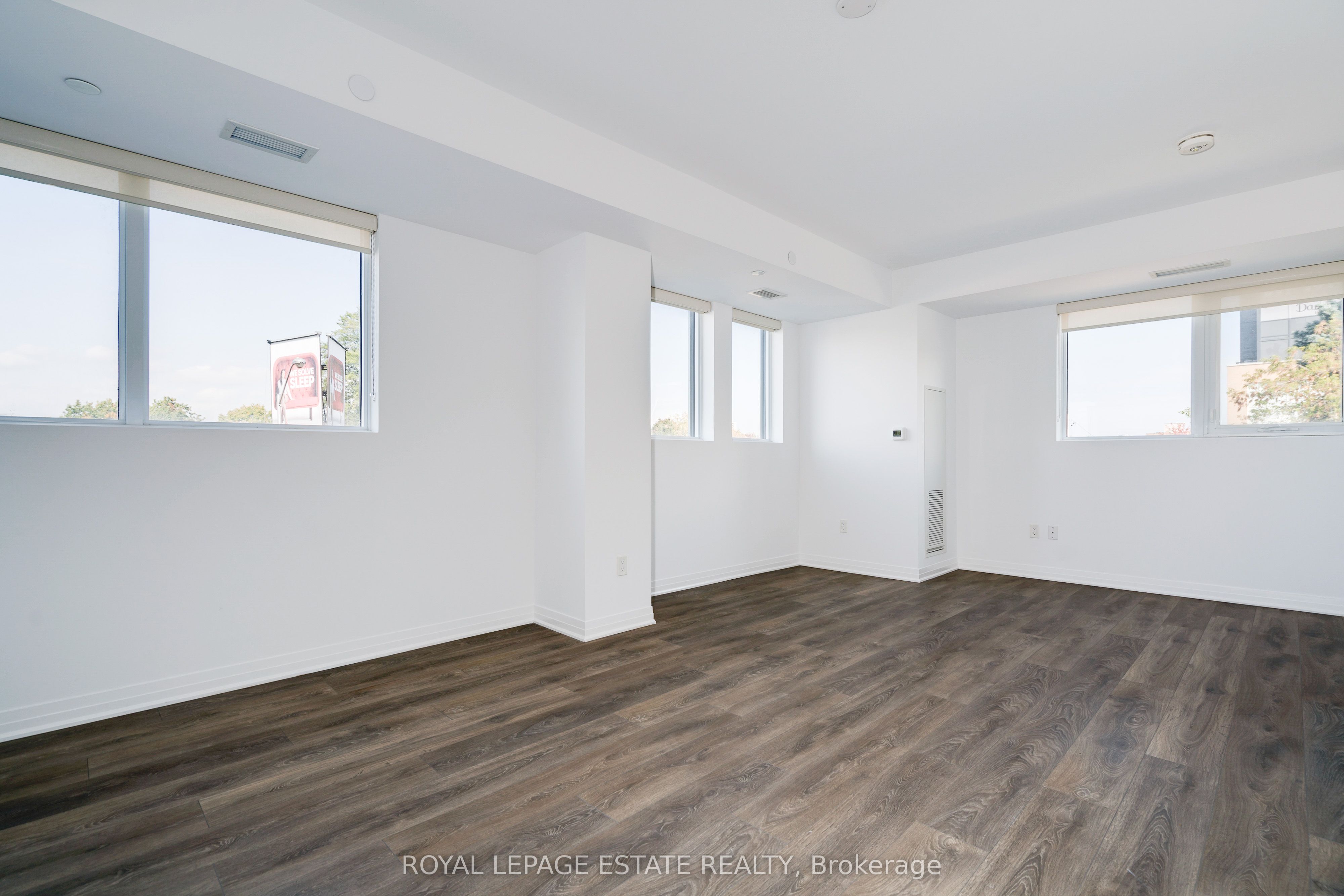 2301 Danforth Avenue 304 Property Photo 7