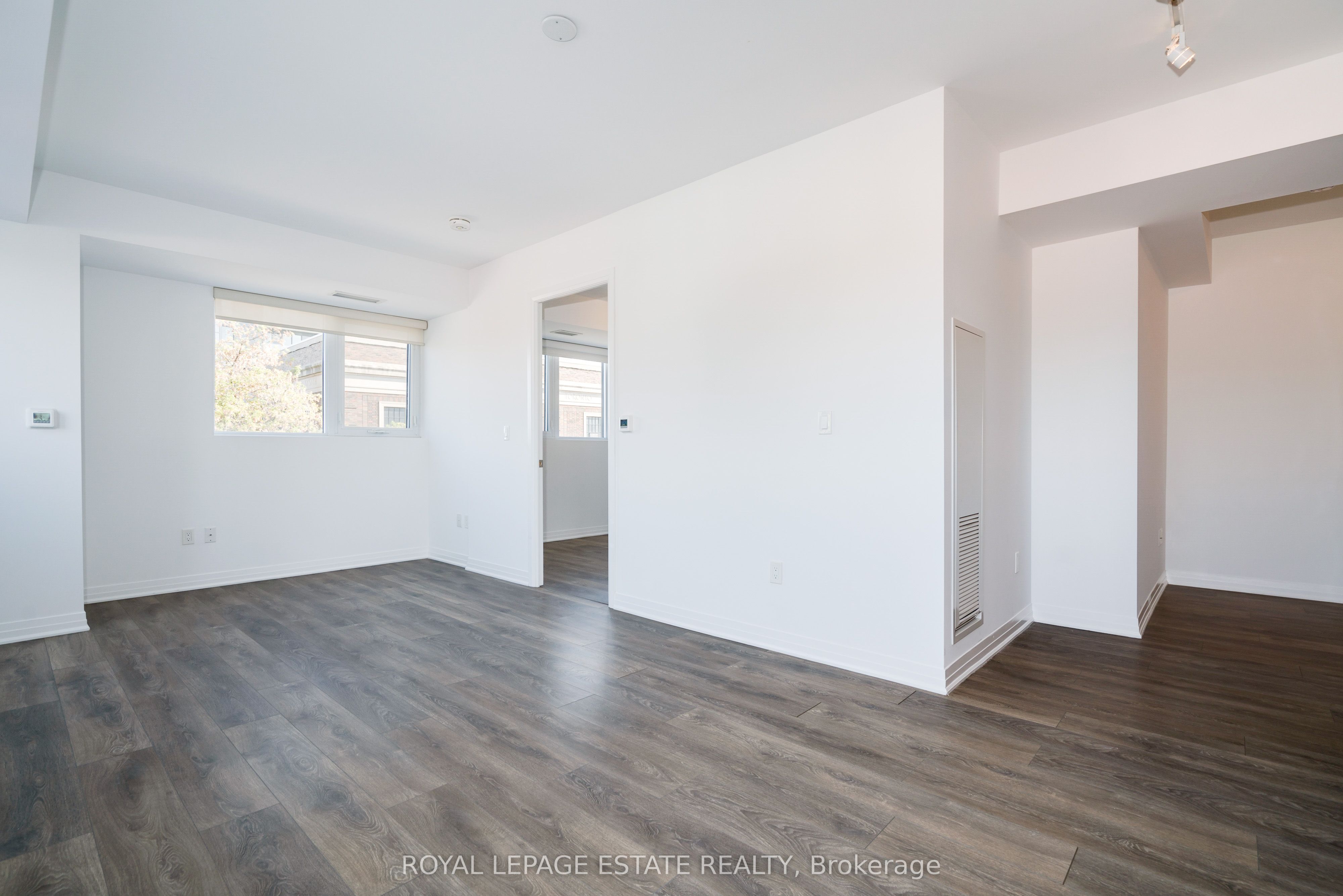 2301 Danforth Avenue 304 Property Photo 8