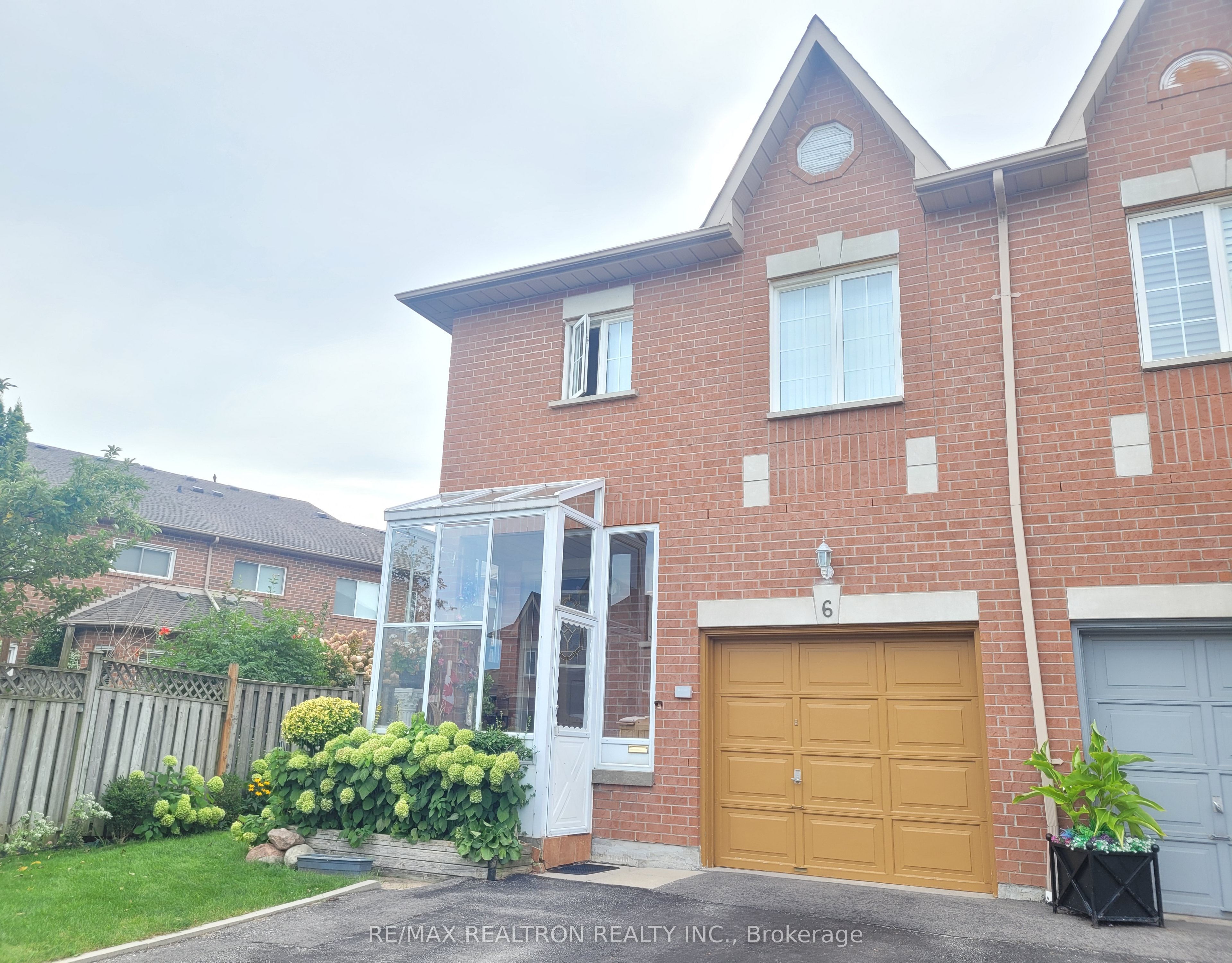 6 Echo Glen Road Property Photo 1