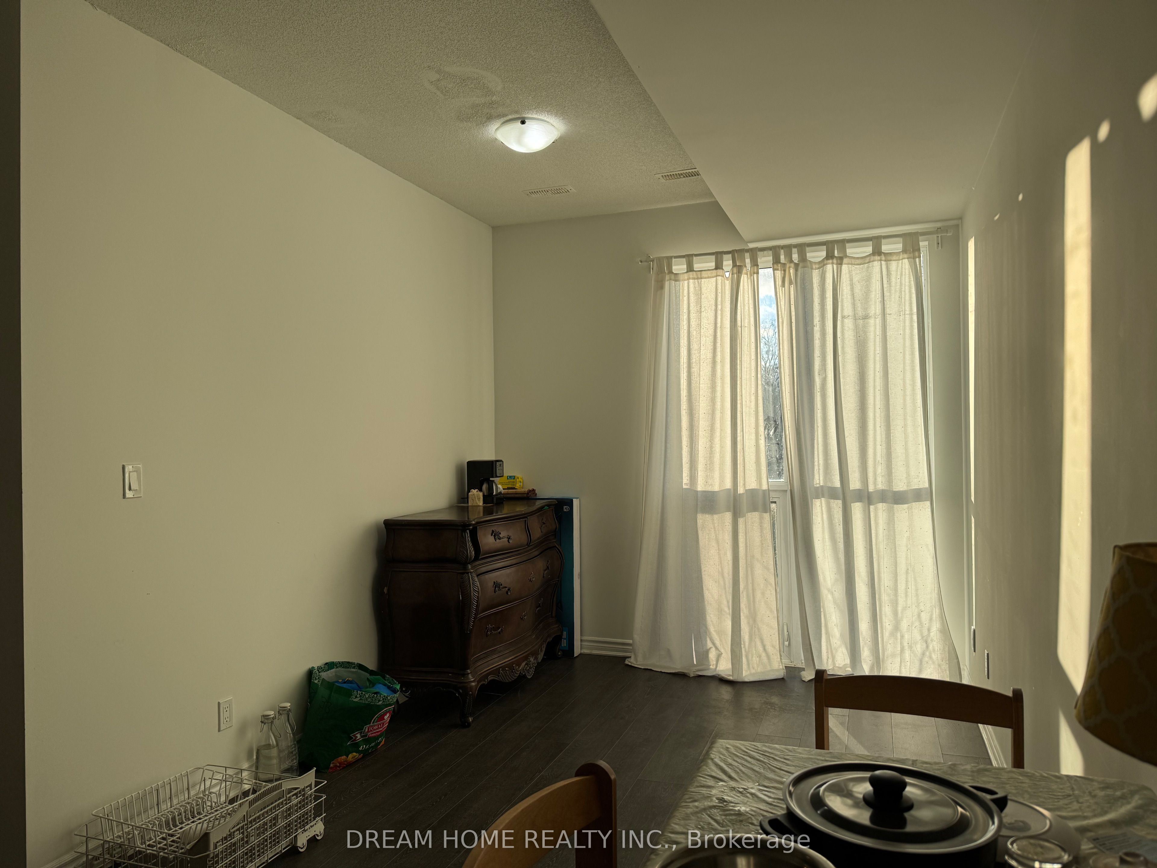 3 Falaise Road B2 Property Photo 6
