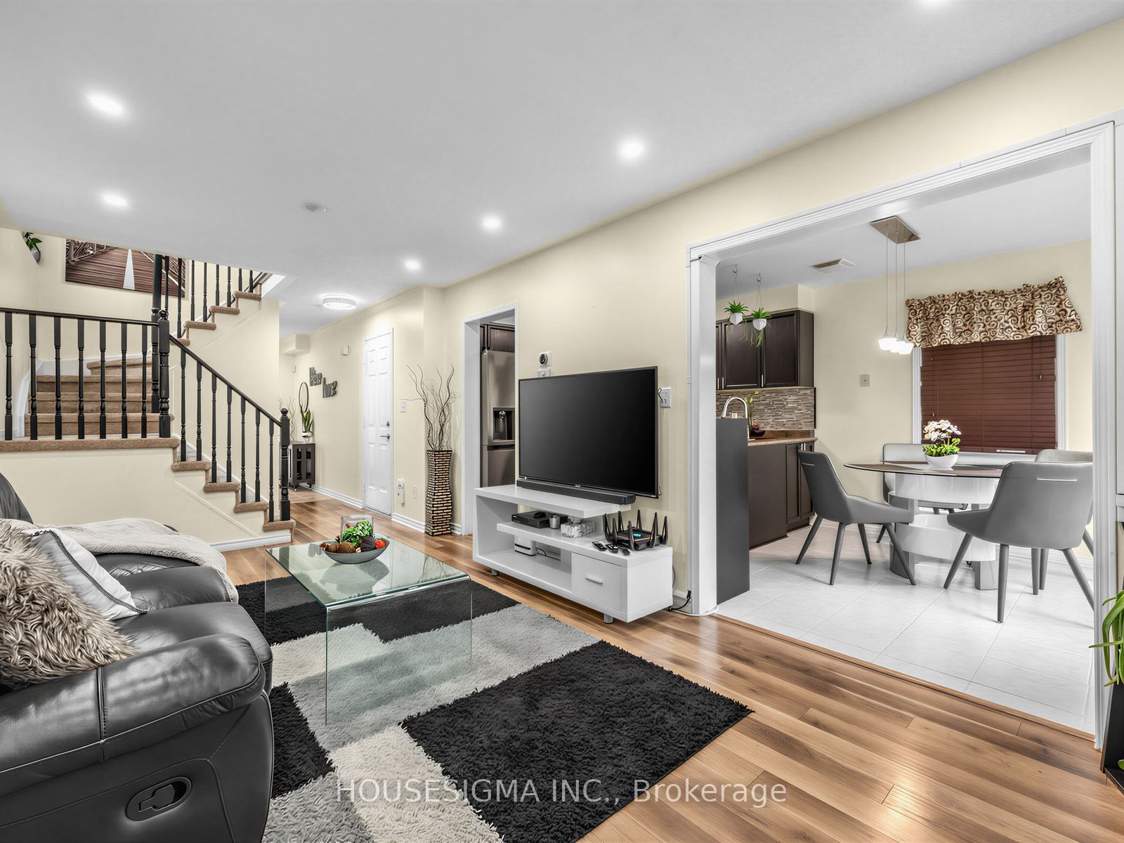 554 Aldershot Drive Property Photo 8