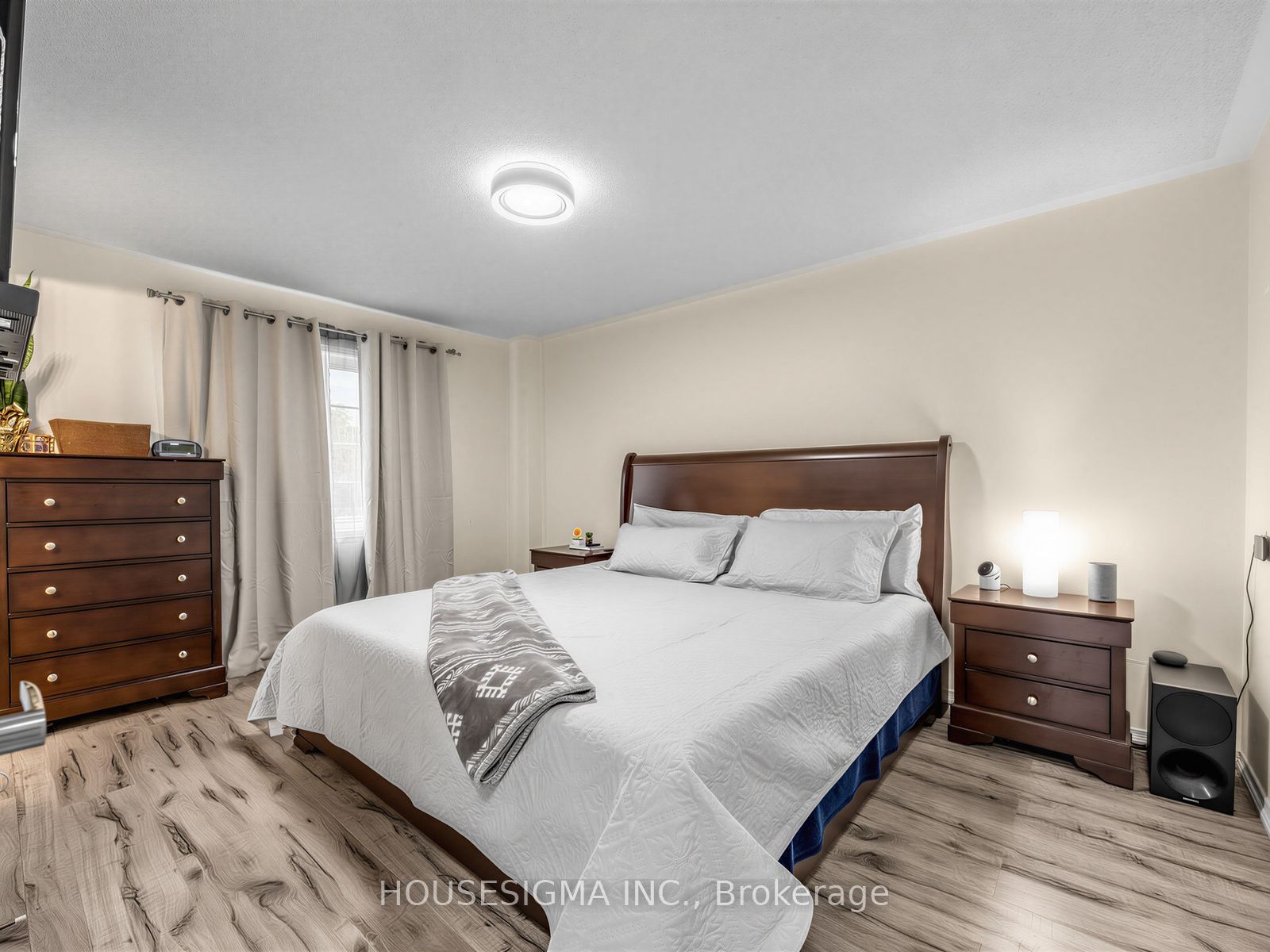554 Aldershot Drive Property Photo 15