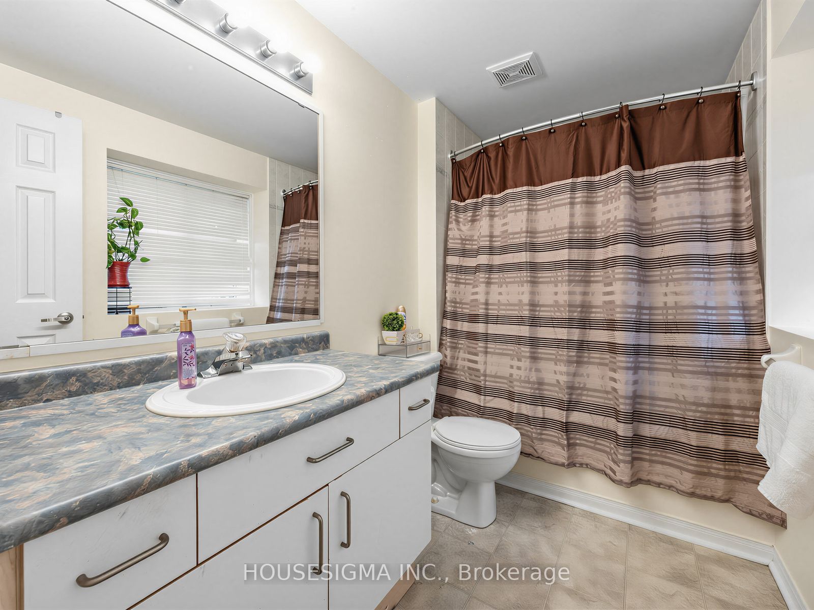 554 Aldershot Drive Property Photo 17