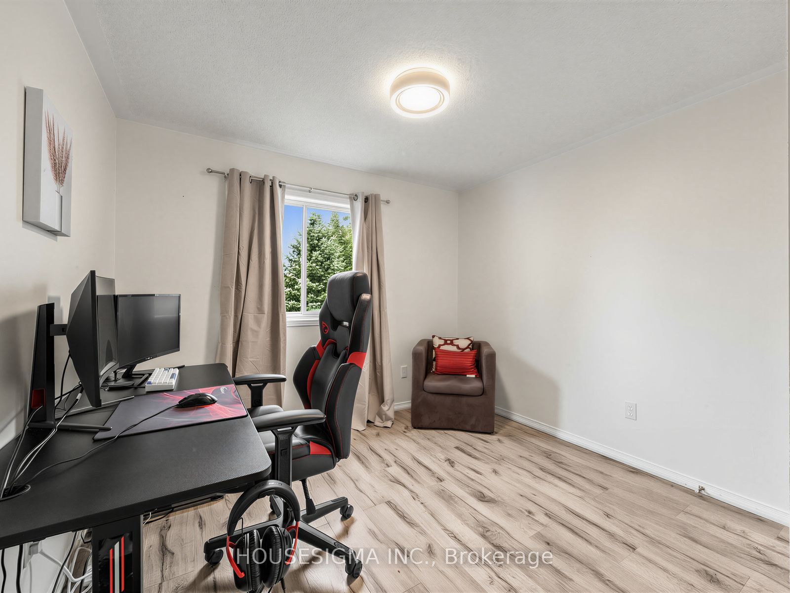 554 Aldershot Drive Property Photo 19