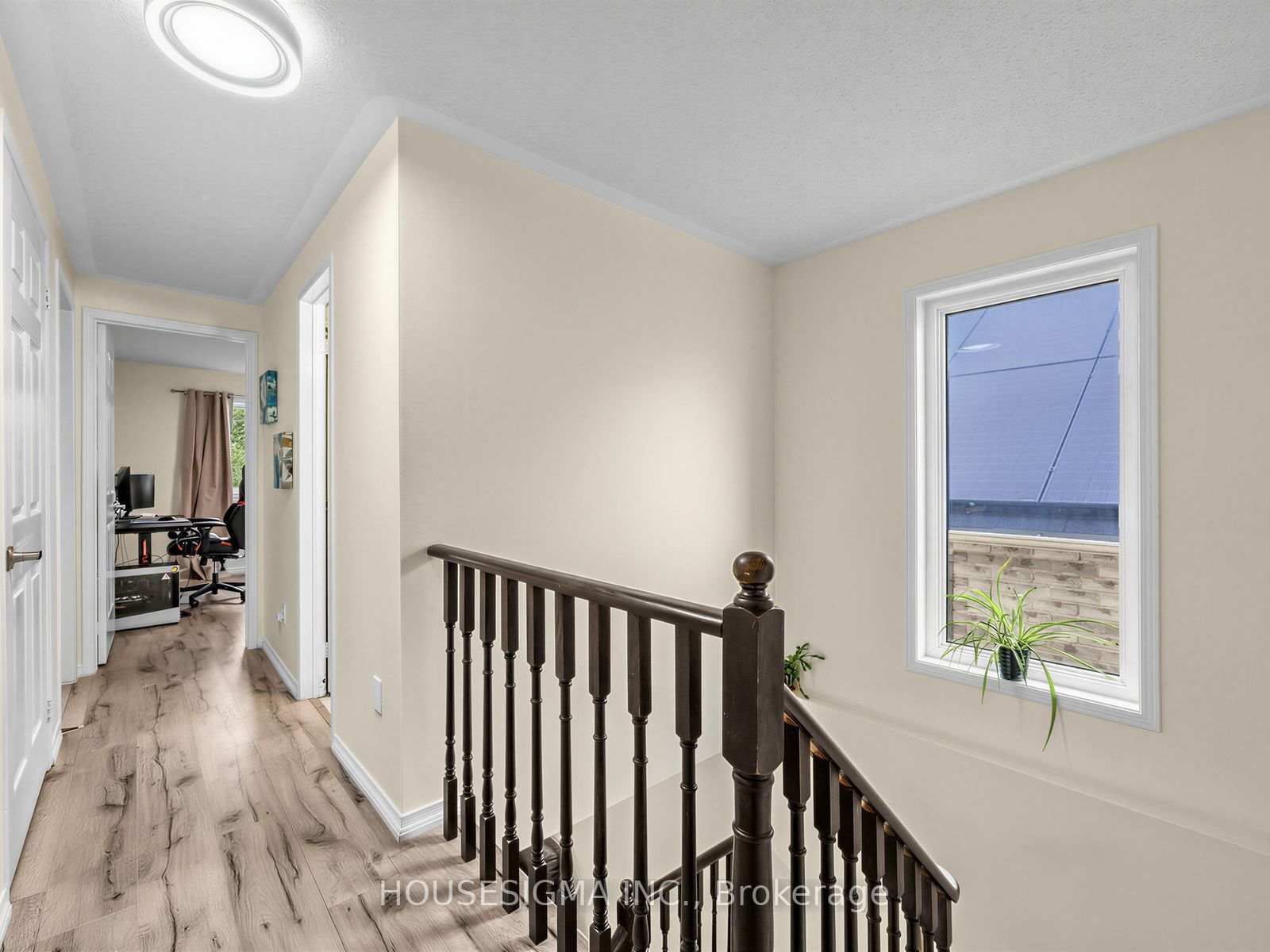 554 Aldershot Drive Property Photo 22