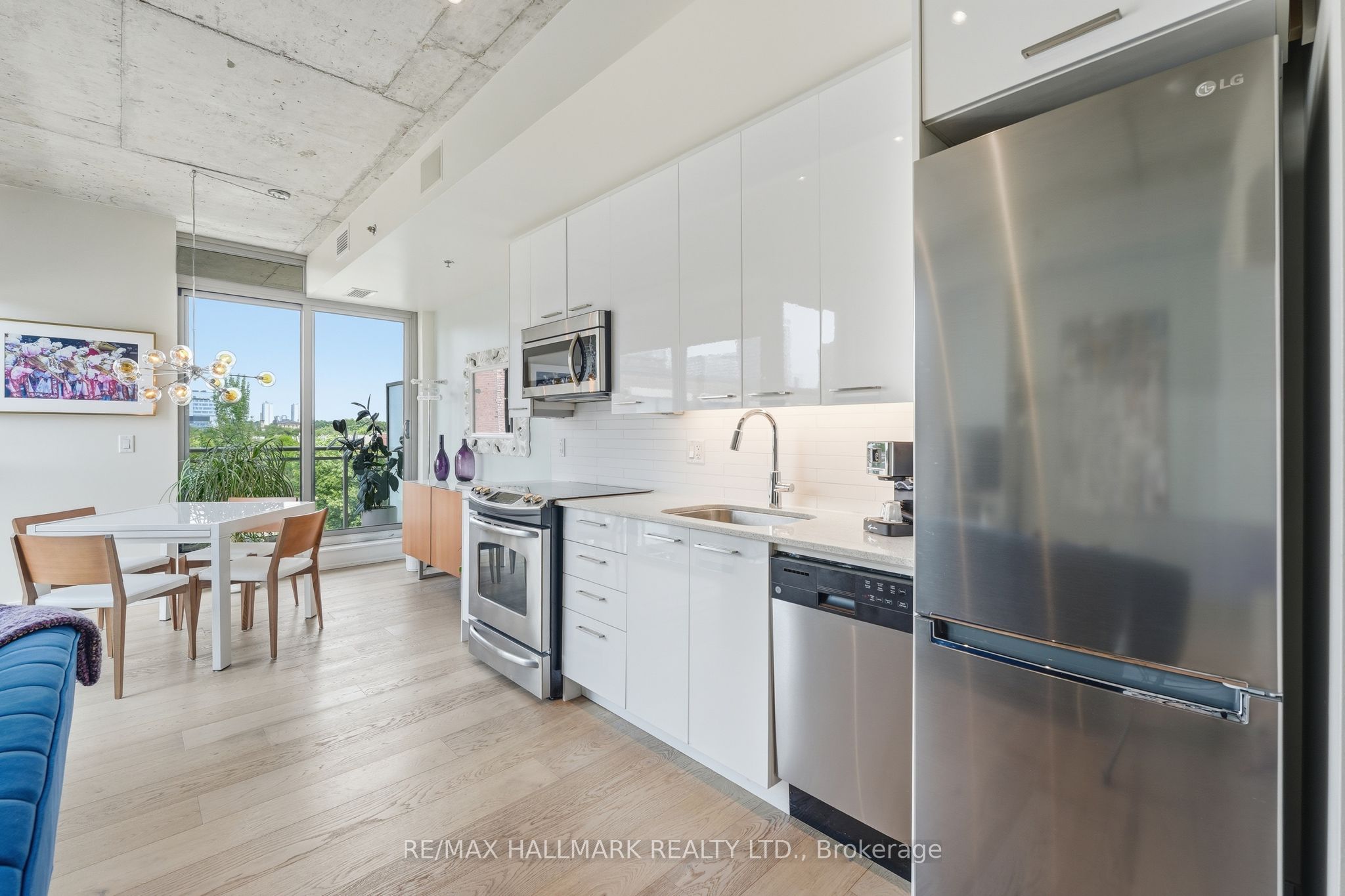 630 Queen Street E 602 Property Photo 9
