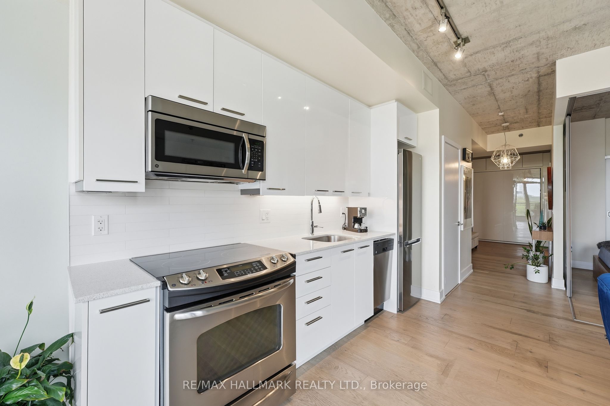 630 Queen Street E 602 Property Photo 10