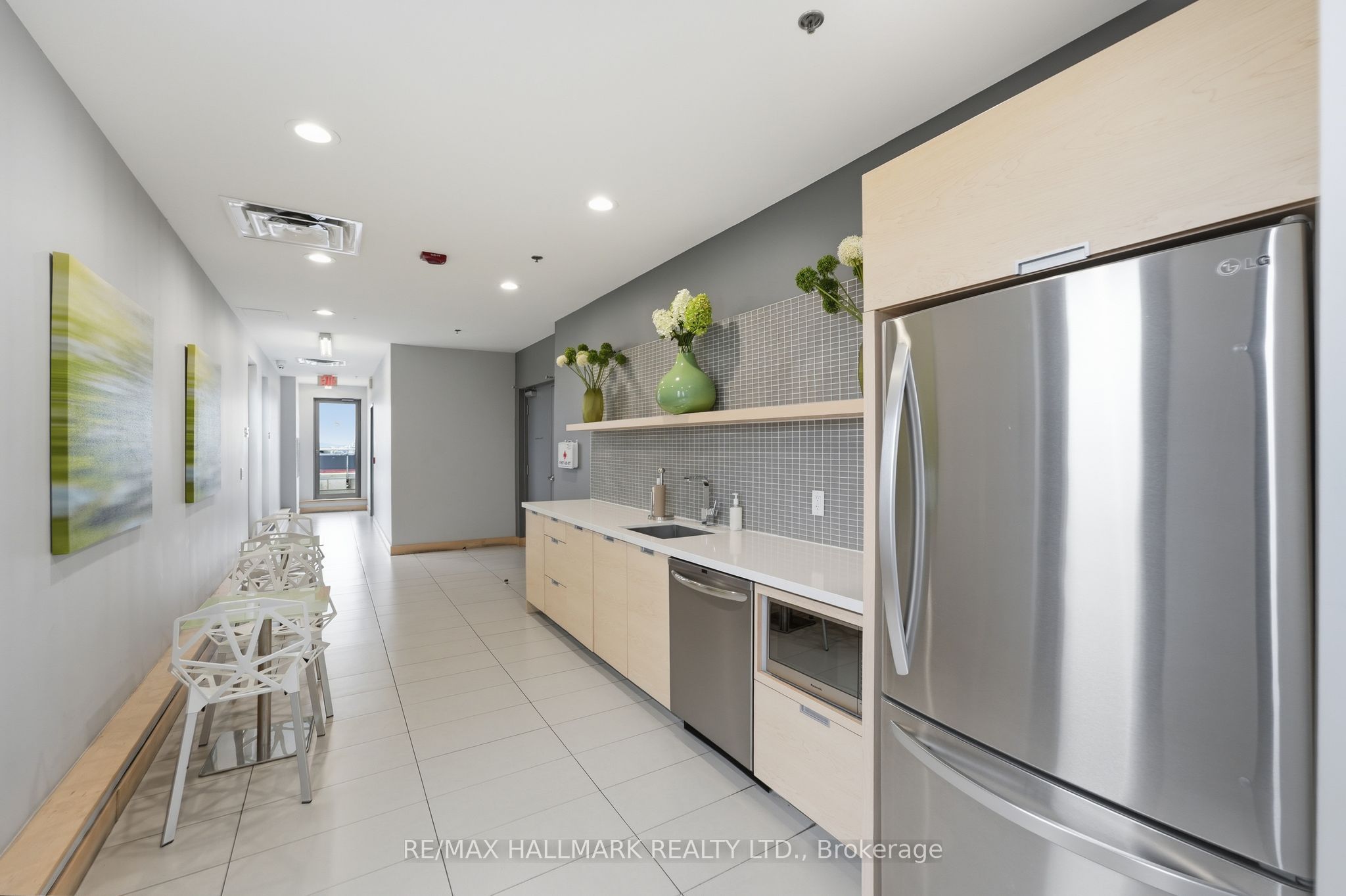 630 Queen Street E 602 Property Photo 23