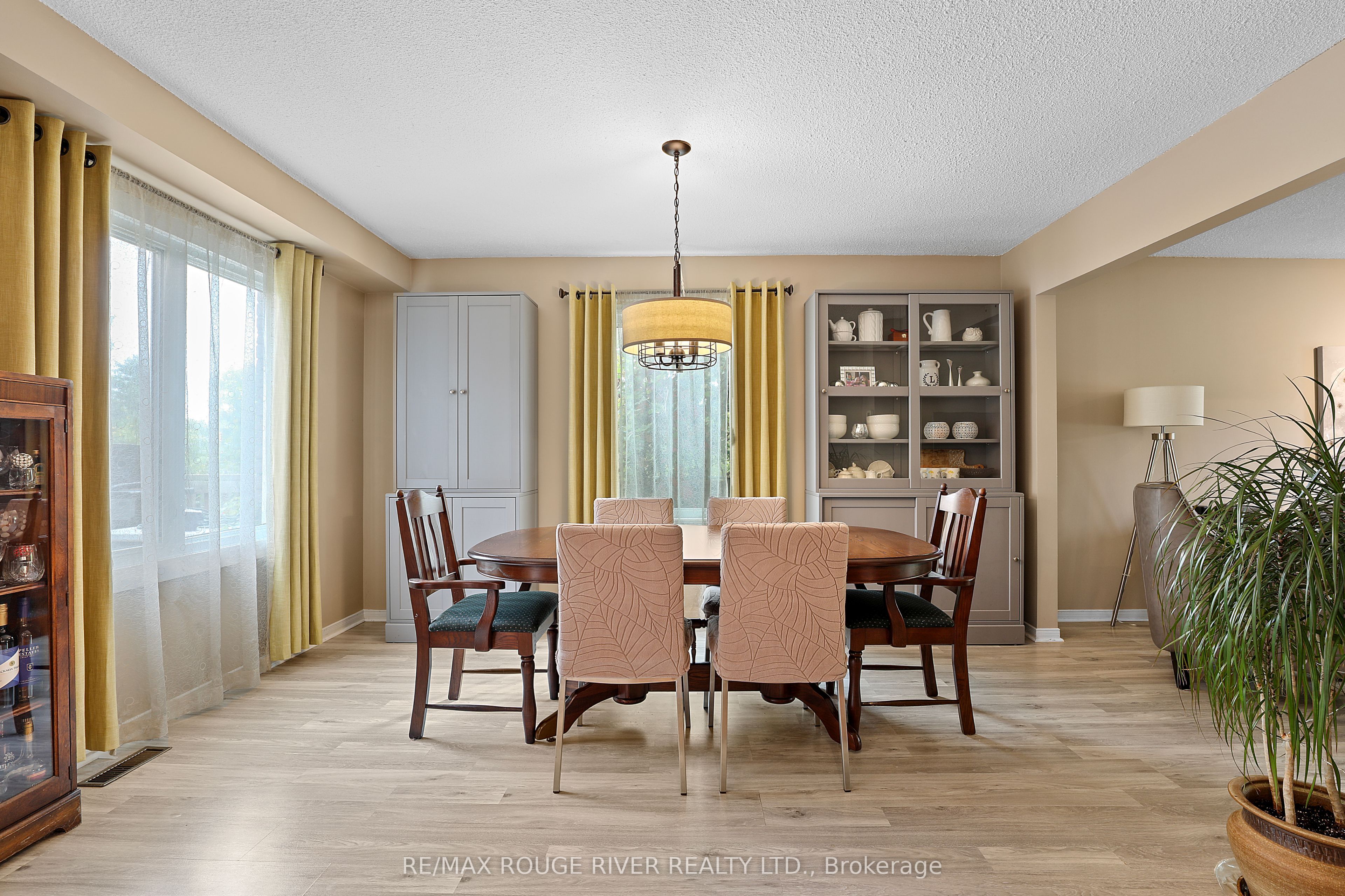 648 Cognac Crescent Property Photo 4