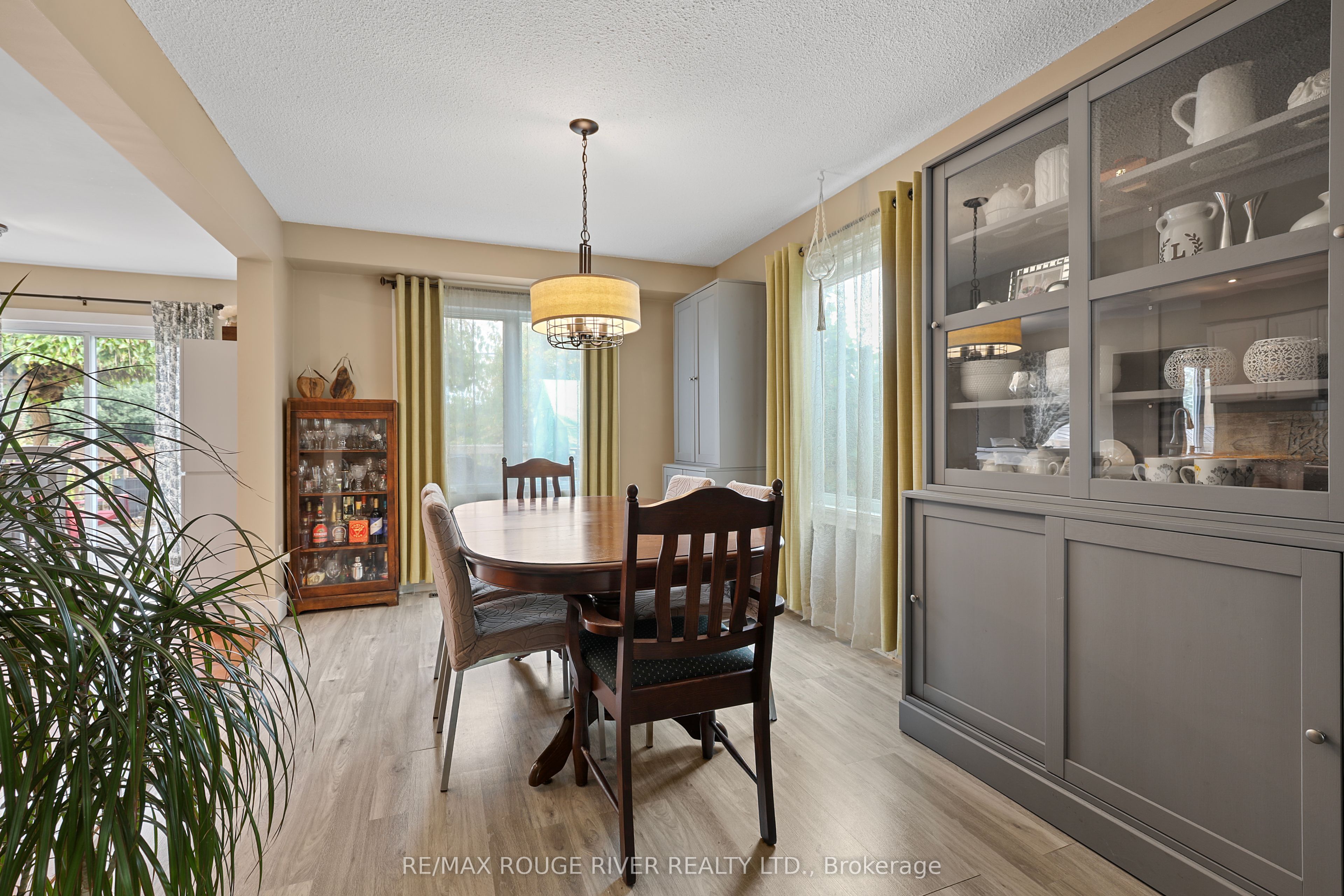 648 Cognac Crescent Property Photo 5