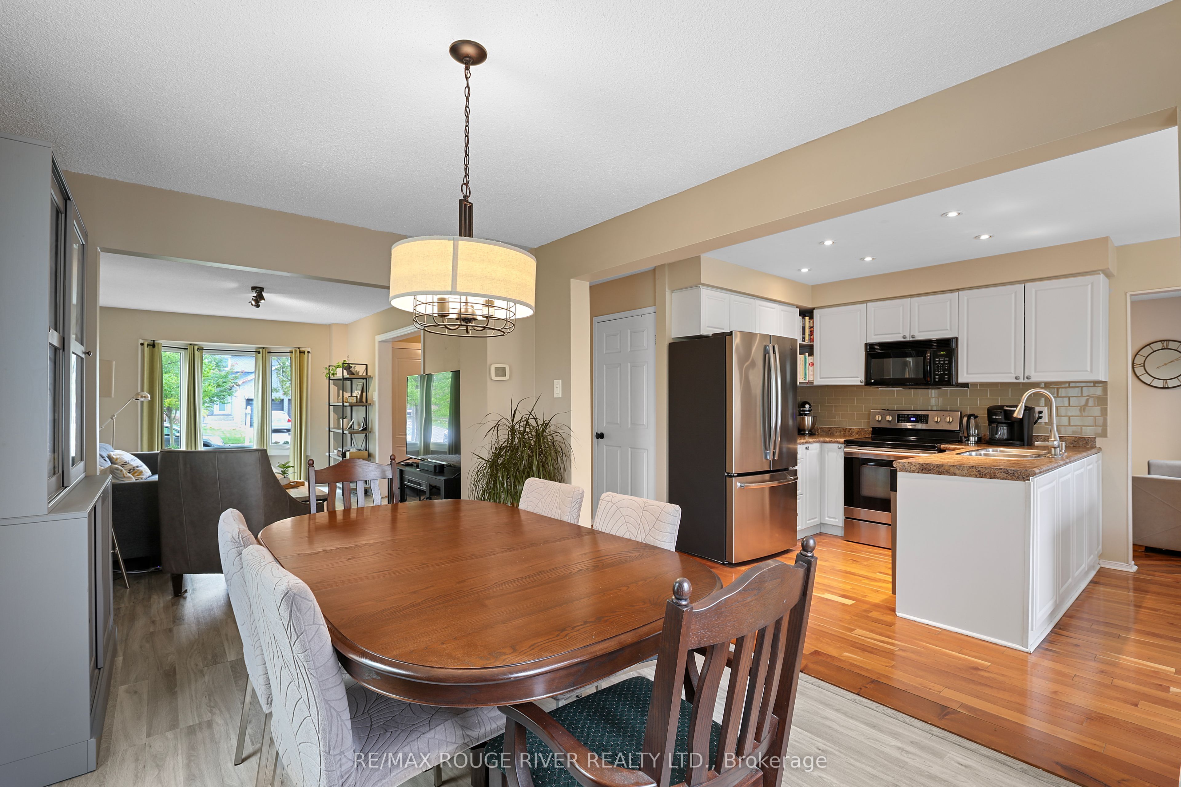 648 Cognac Crescent Property Photo 6