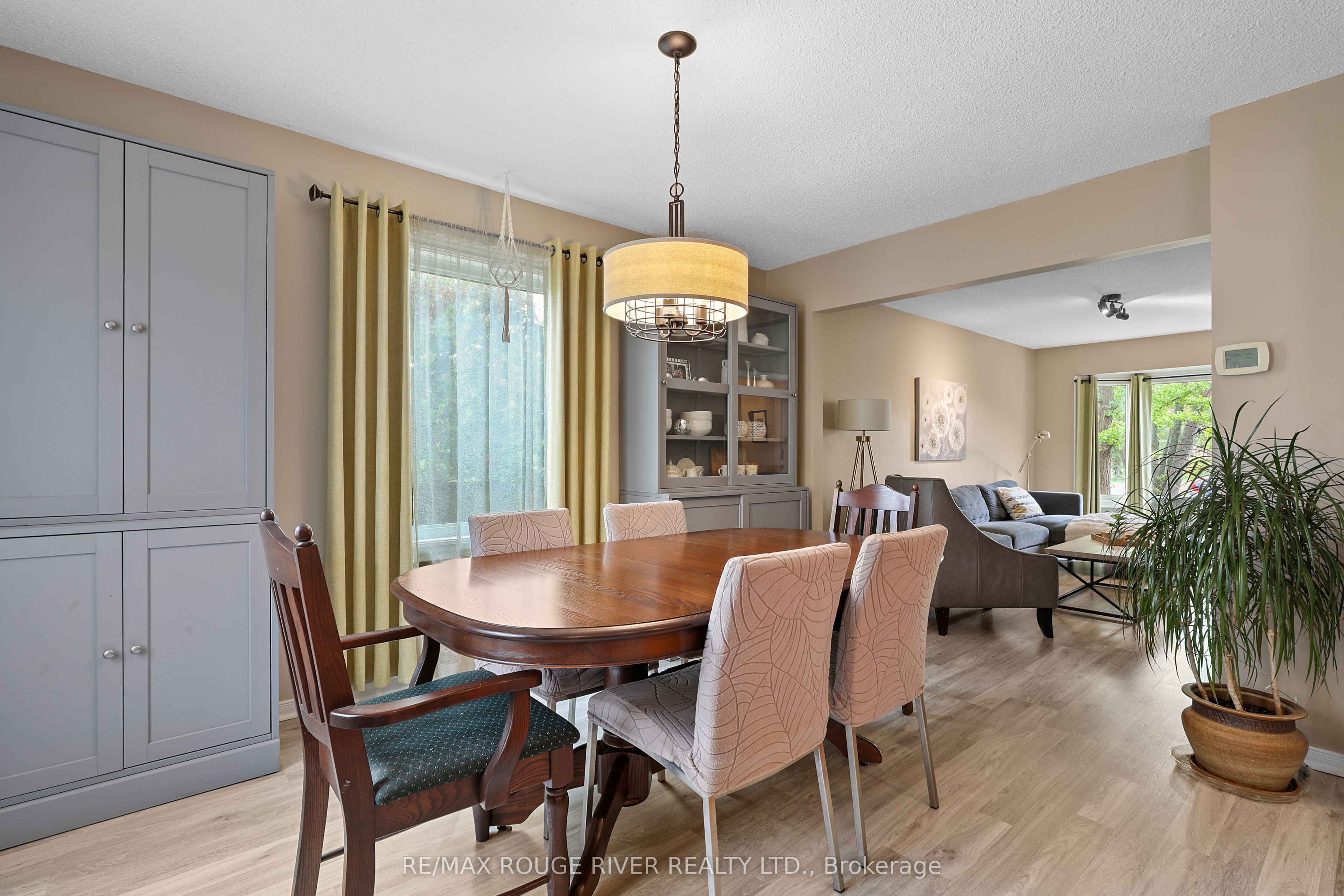 648 Cognac Crescent Property Photo 7