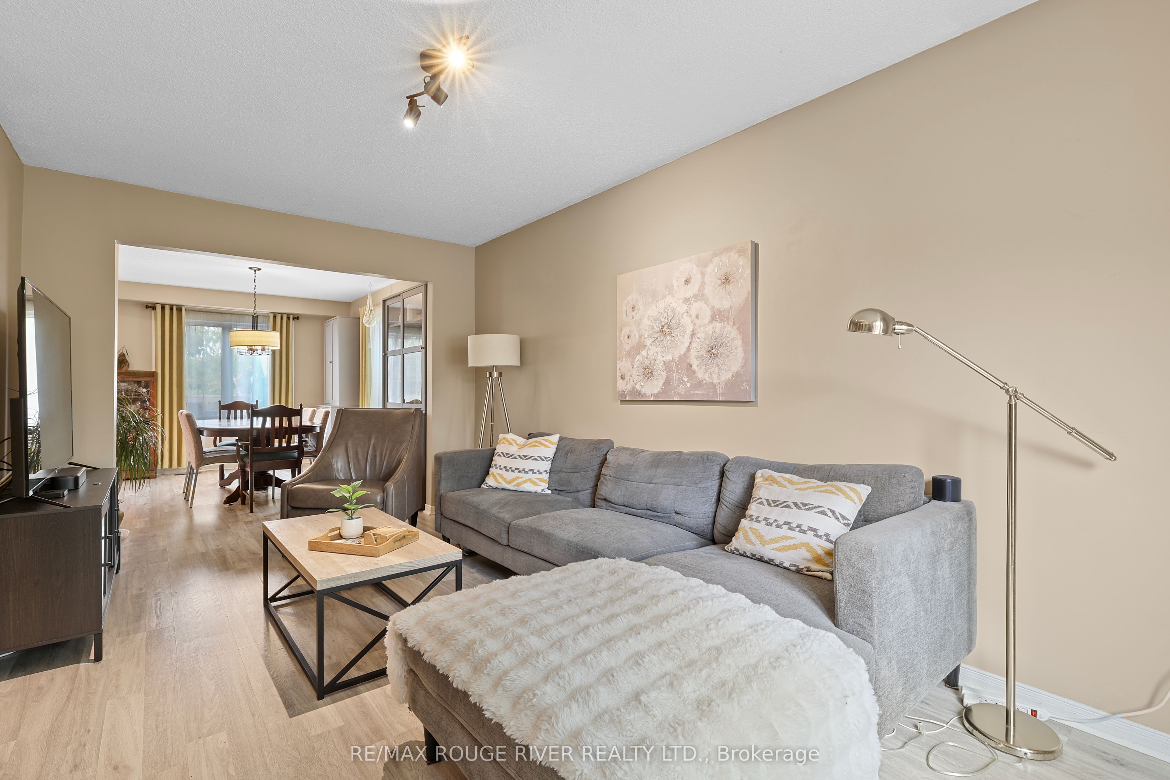 648 Cognac Crescent Property Photo 8