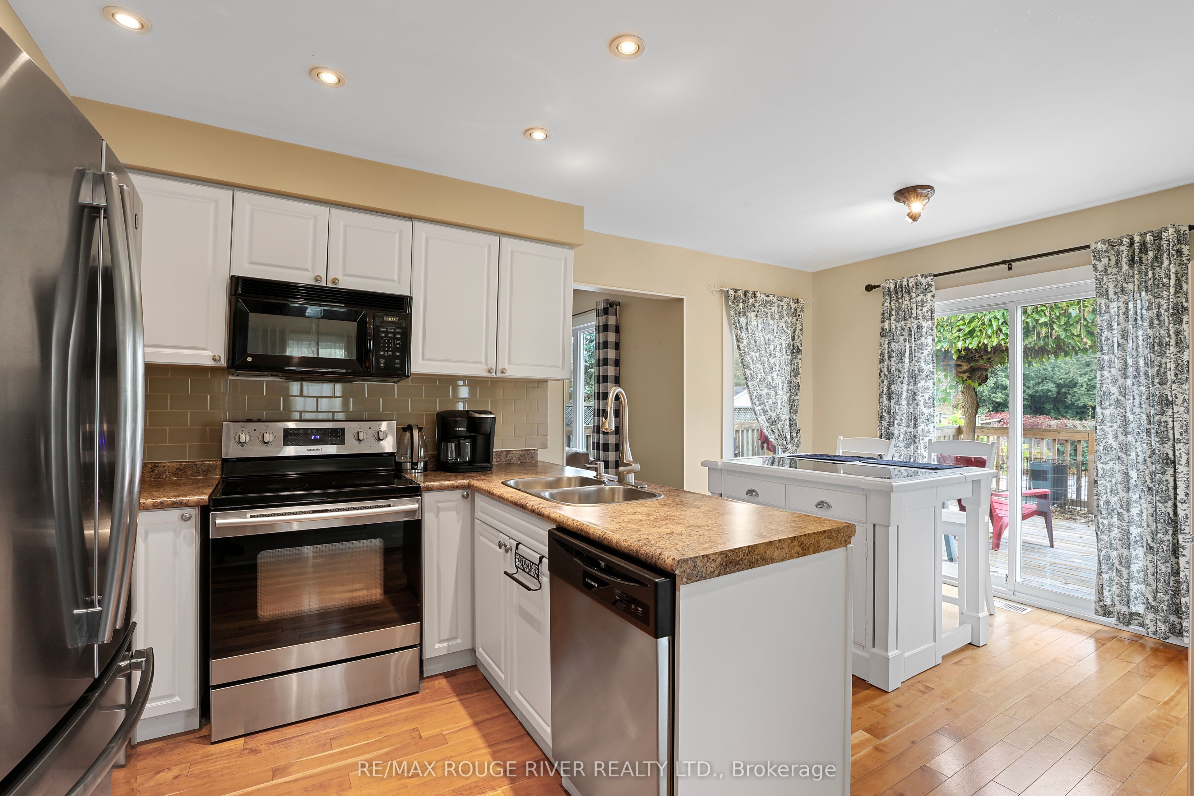648 Cognac Crescent Property Photo 11