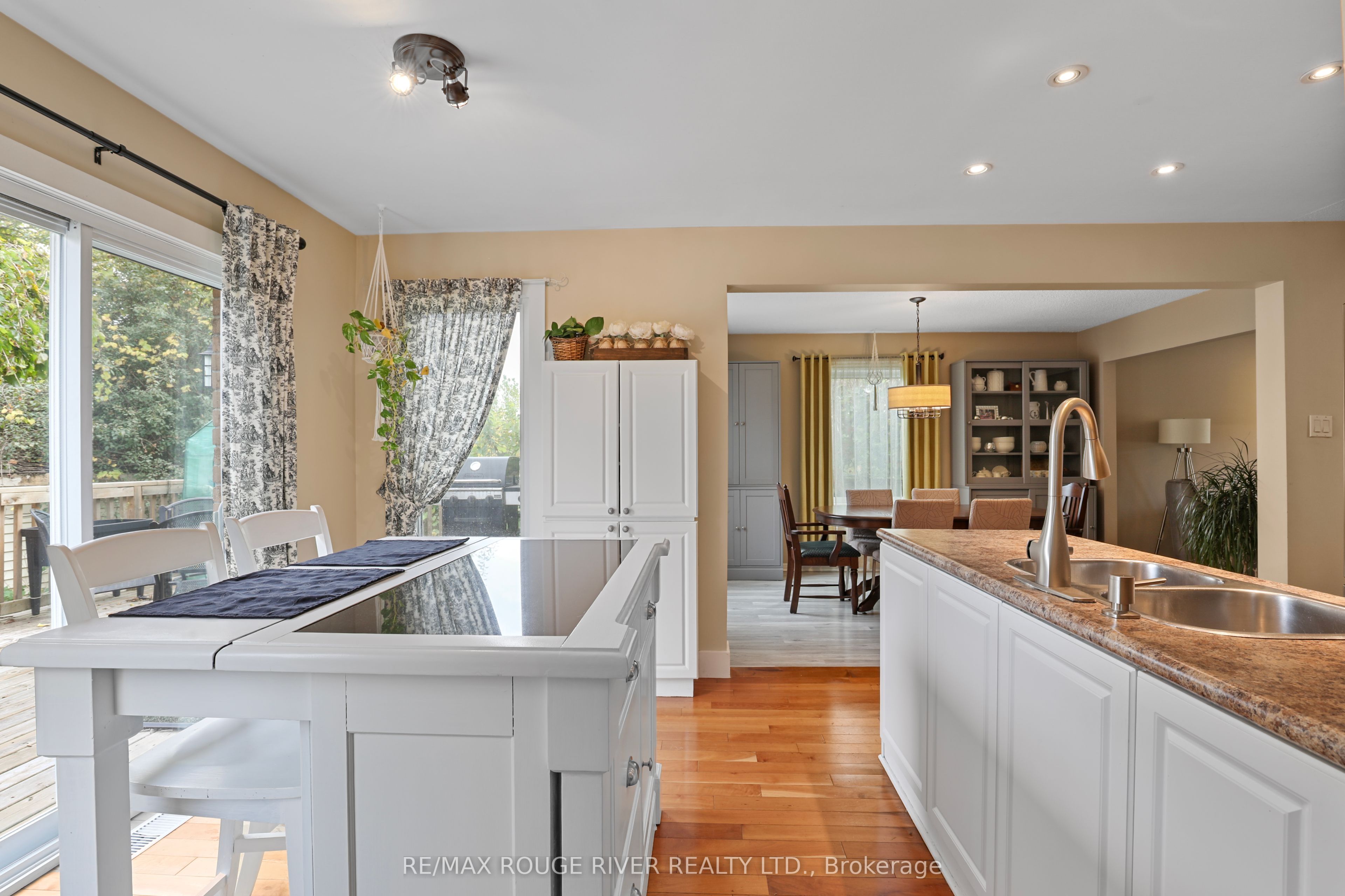 648 Cognac Crescent Property Photo 14