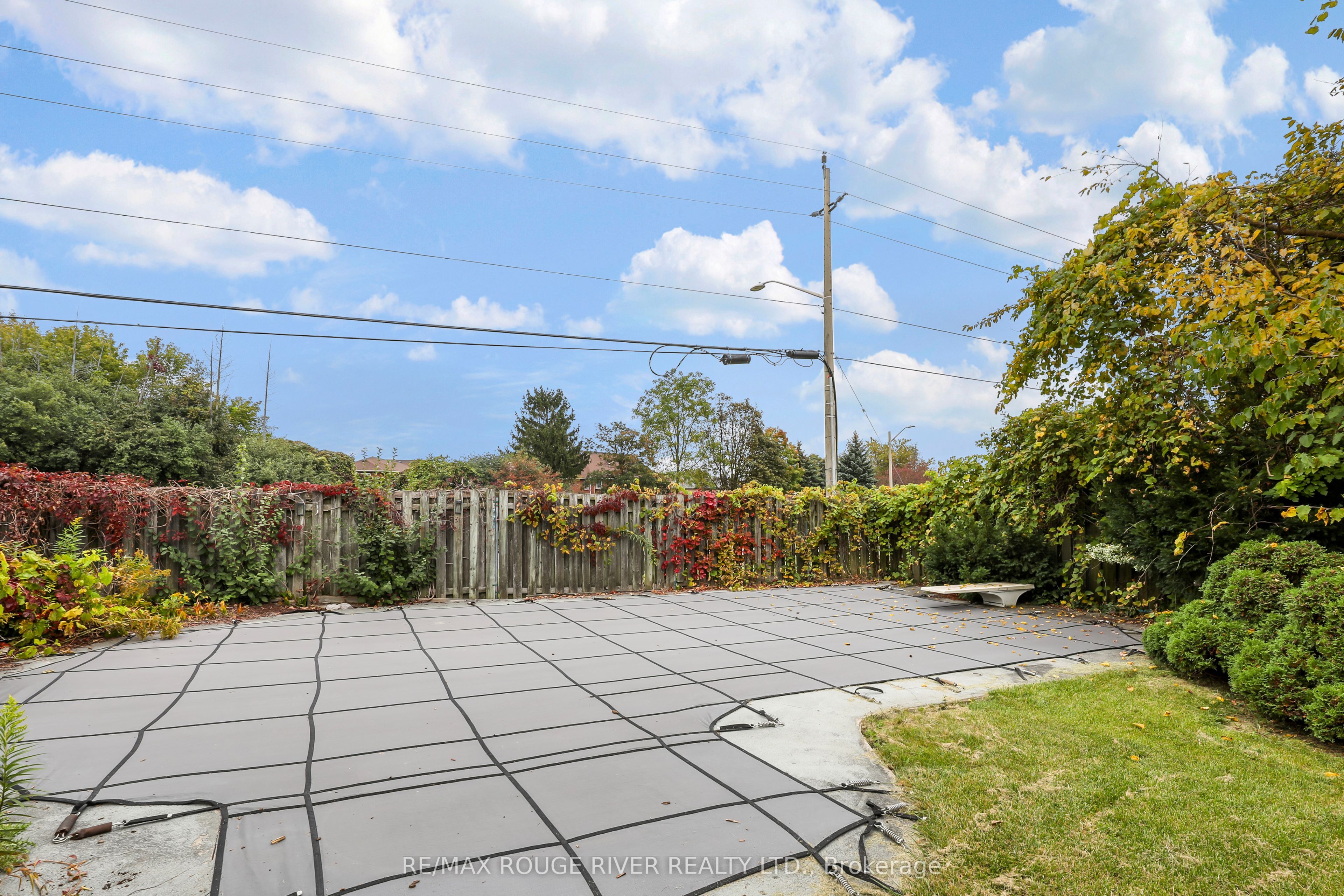 648 Cognac Crescent Property Photo 36