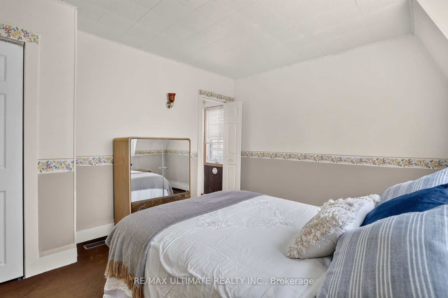 12 Eldon Avenue Property Photo 22