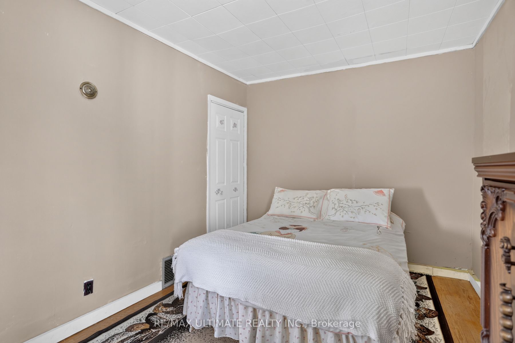12 Eldon Avenue Property Photo 24