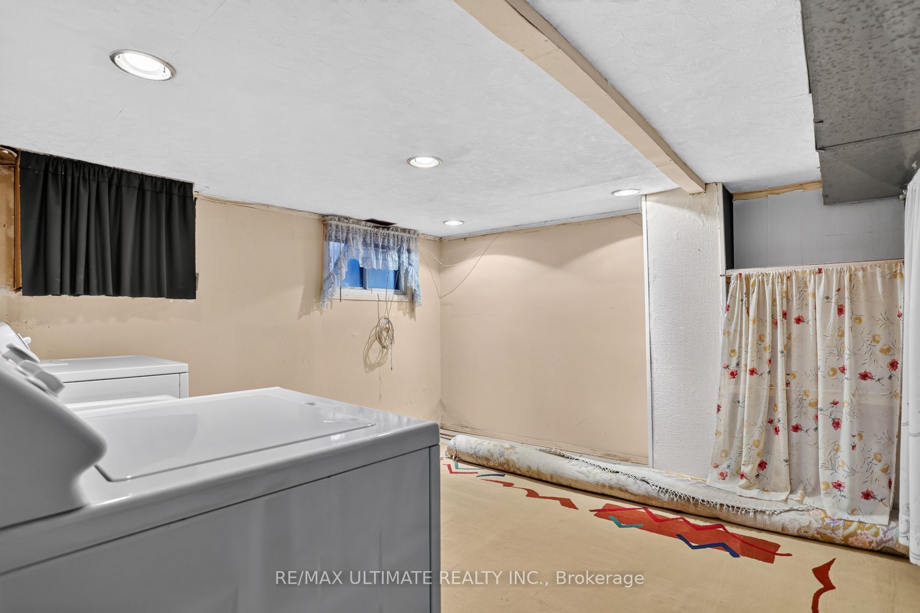 12 Eldon Avenue Property Photo 32