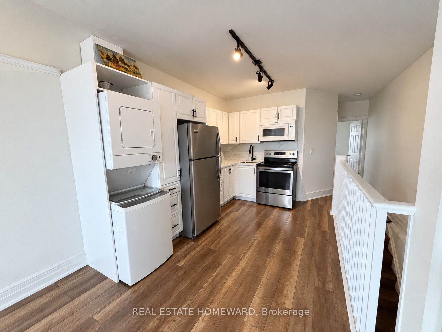 86 Carlaw Avenue Property Photo 8