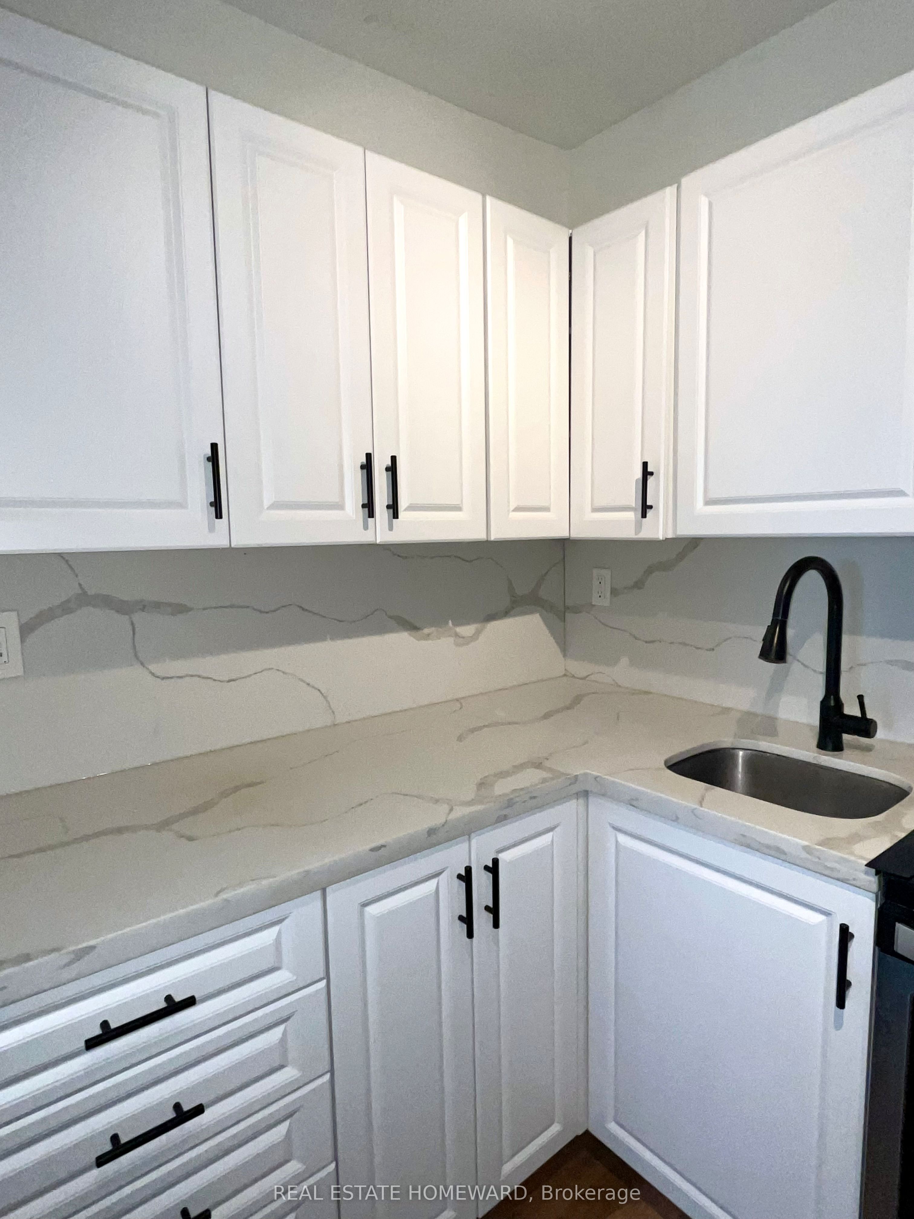 86 Carlaw Avenue Property Photo 12