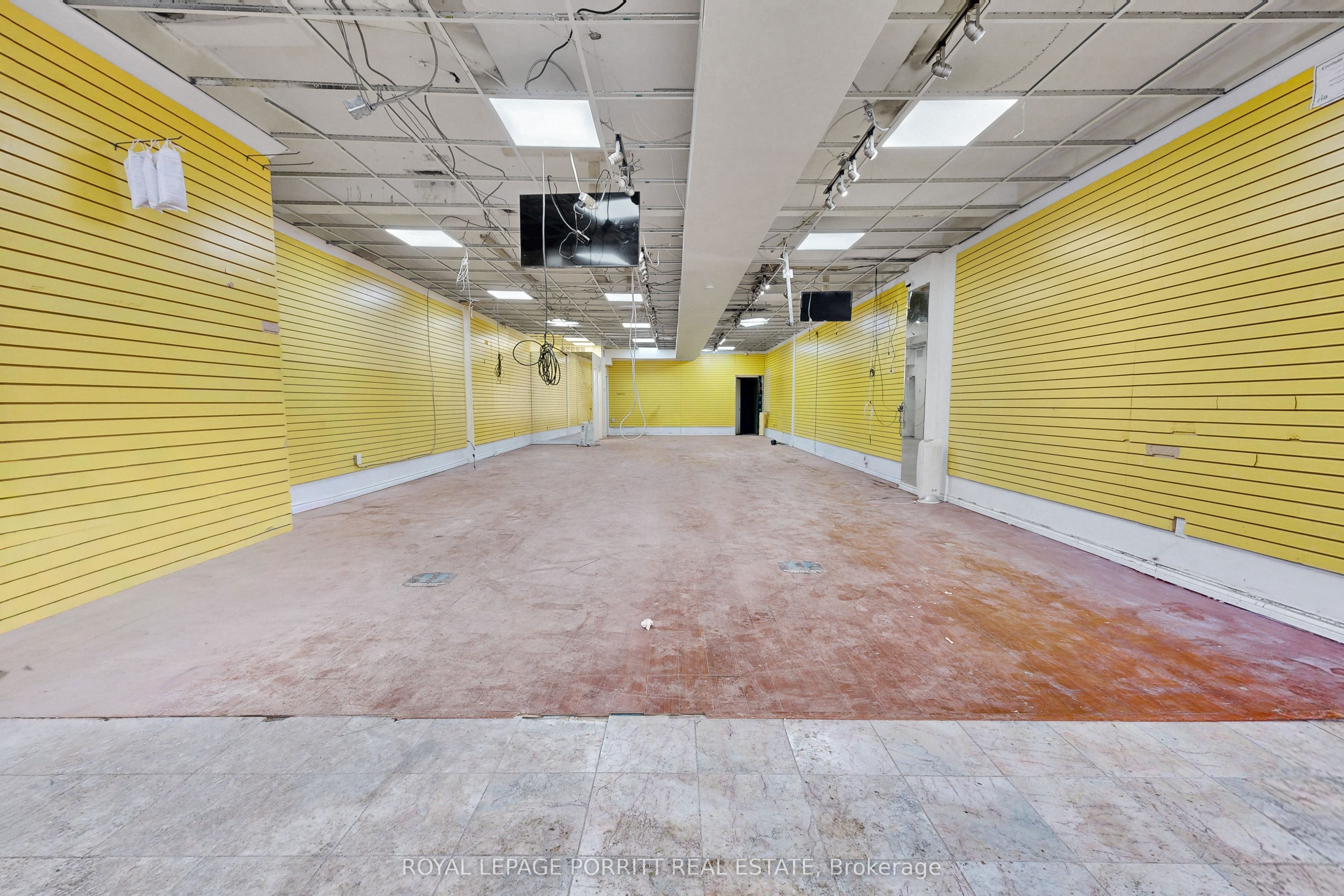 2651 Eglinton Avenue E Property Photo 8