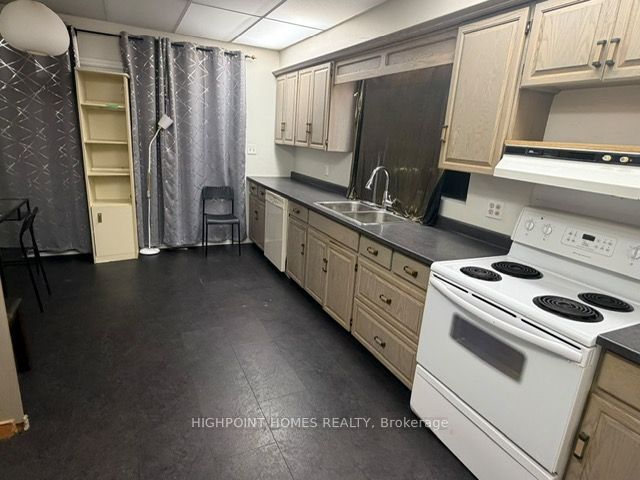 118 Kitchener Road Property Photo 5
