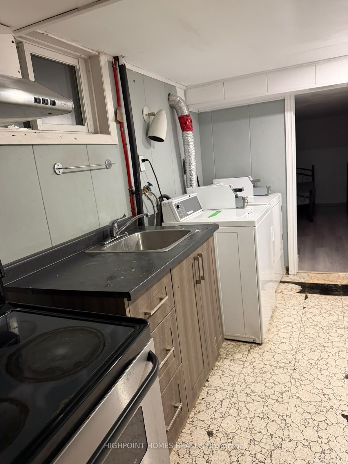 118 Kitchener Road Property Photo 8