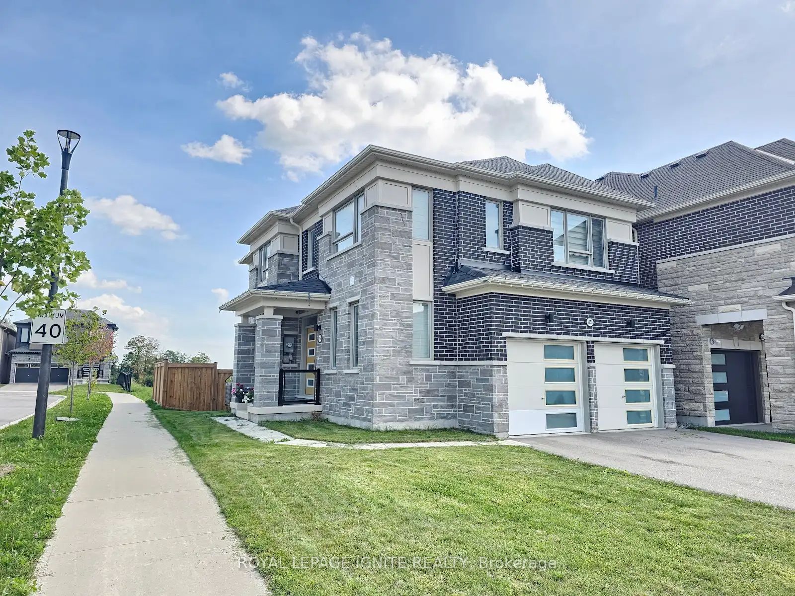 3250 Chimney Swift Crescent Property Photo 1