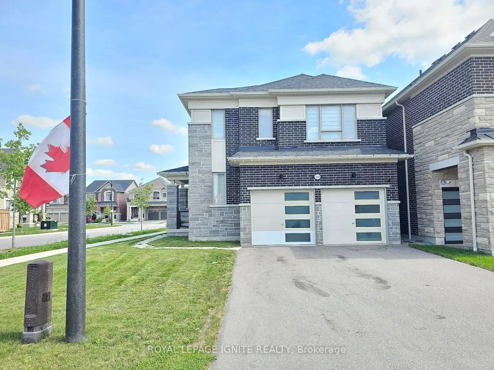 3250 Chimney Swift Crescent Property Photo 3