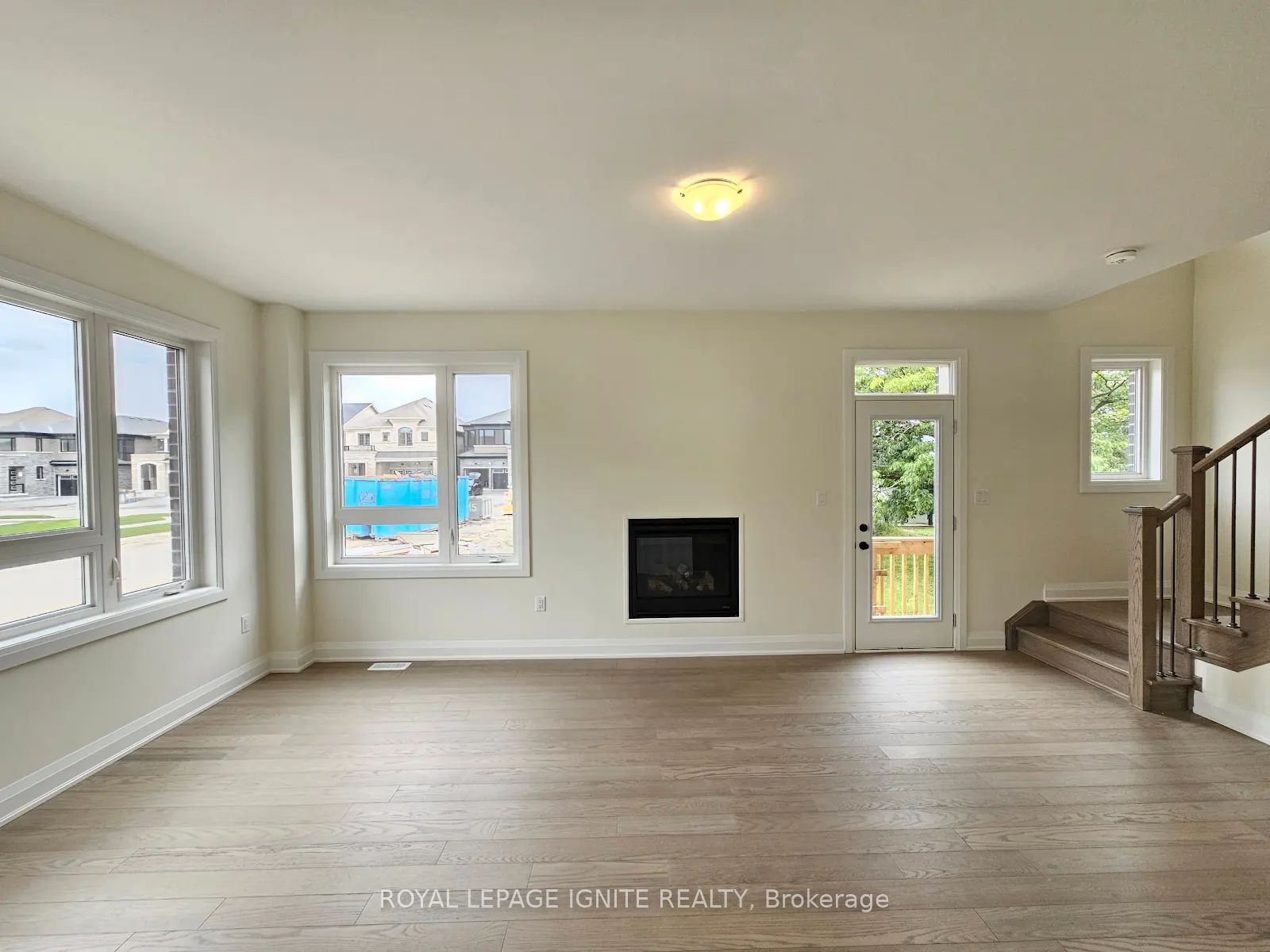 3250 Chimney Swift Crescent Property Photo 6