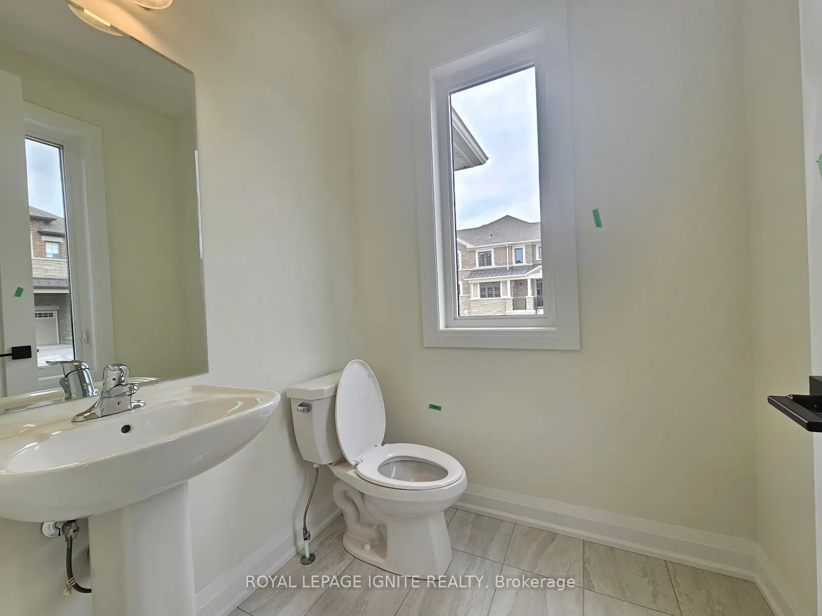 3250 Chimney Swift Crescent Property Photo 7