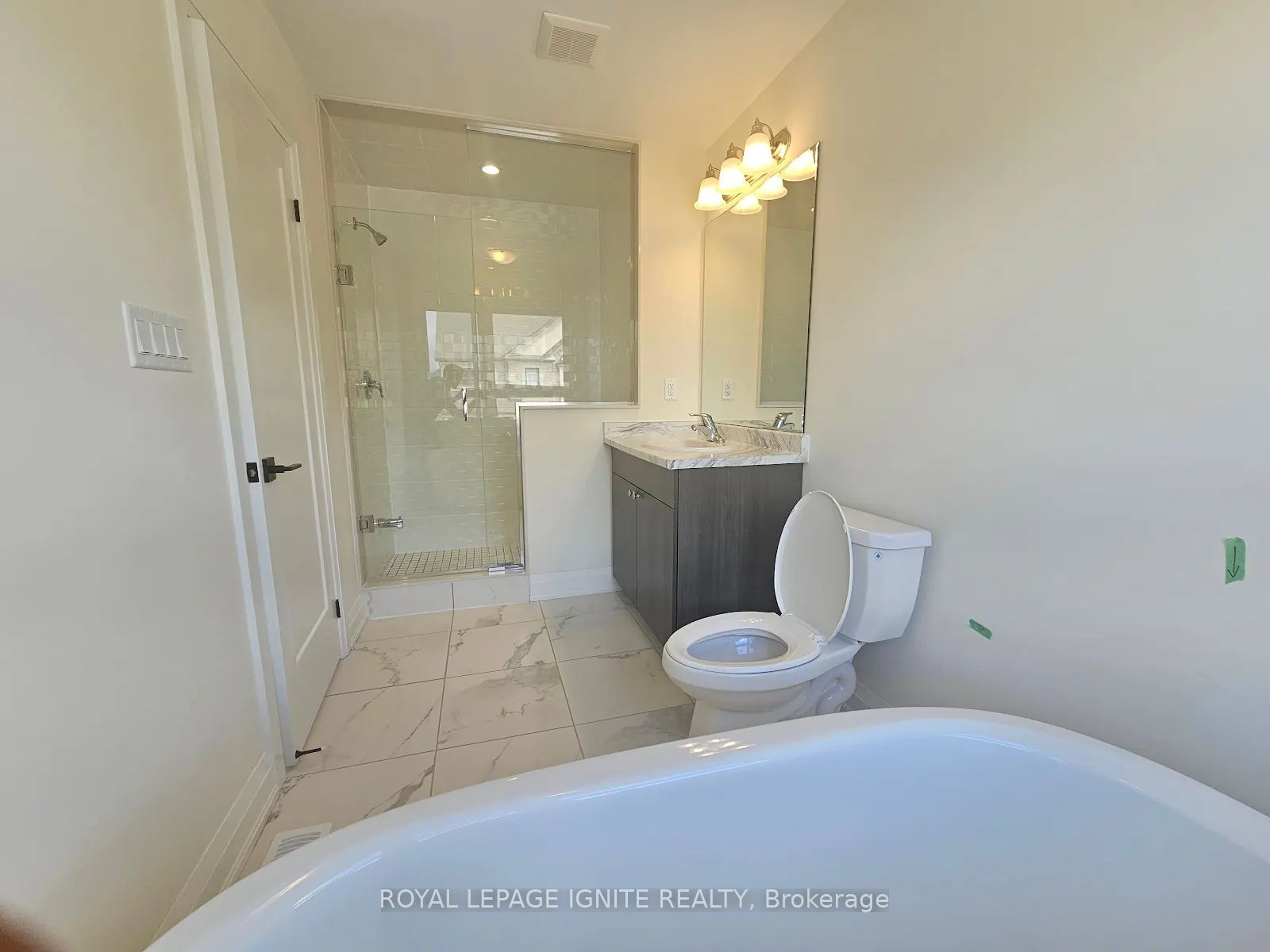 3250 Chimney Swift Crescent Property Photo 11