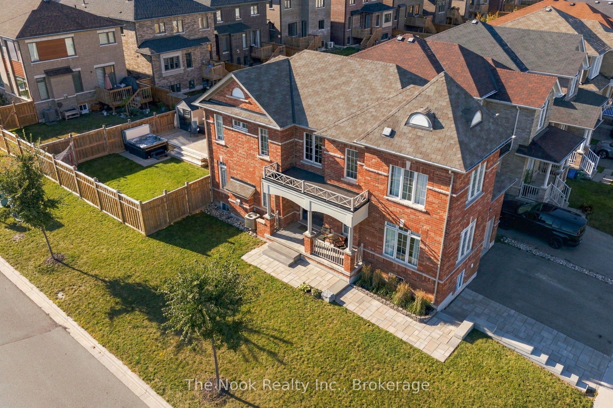 115 Noden Crescent Property Photo 1
