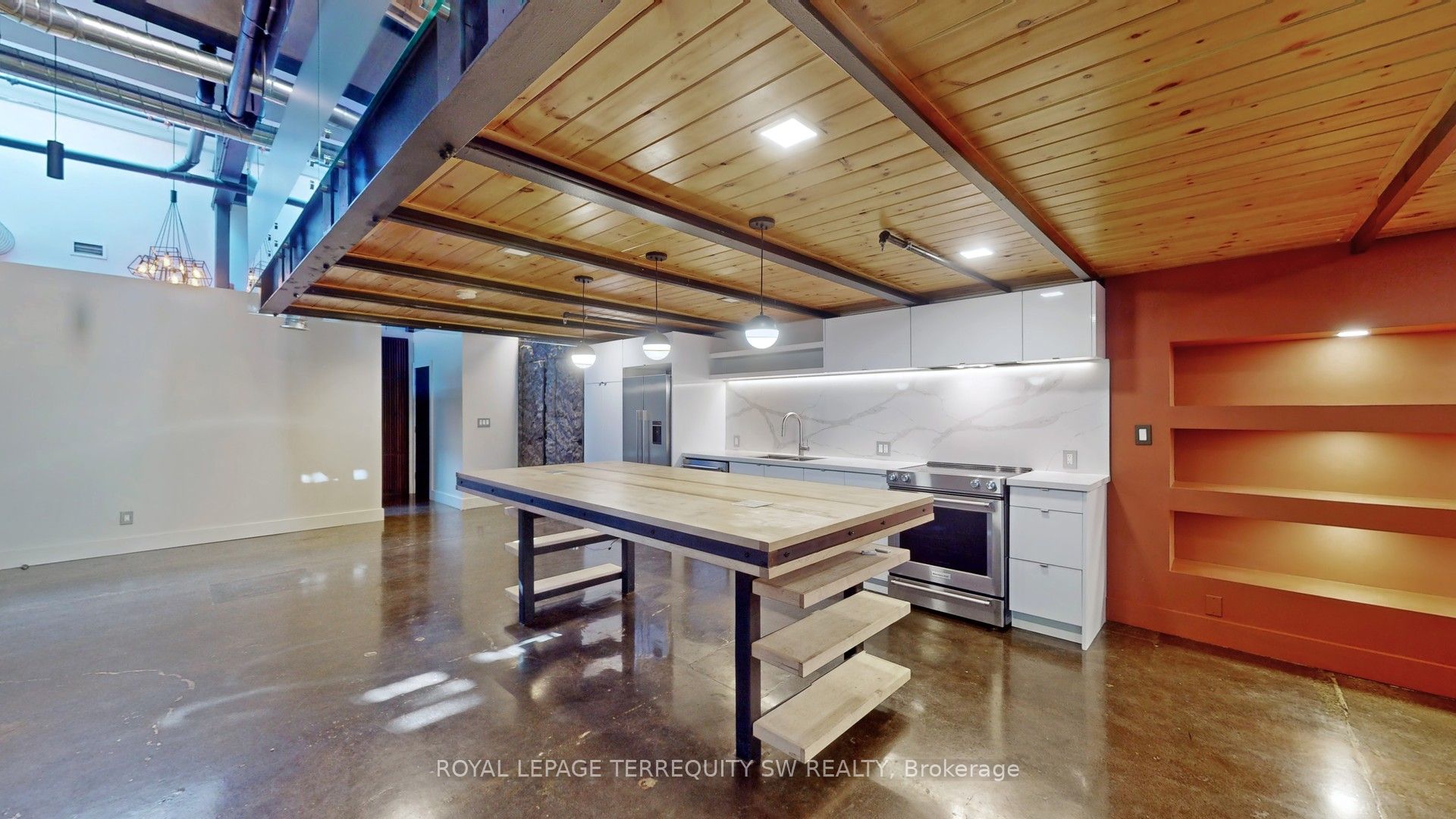 326 Carlaw Avenue 124 Property Photo 5