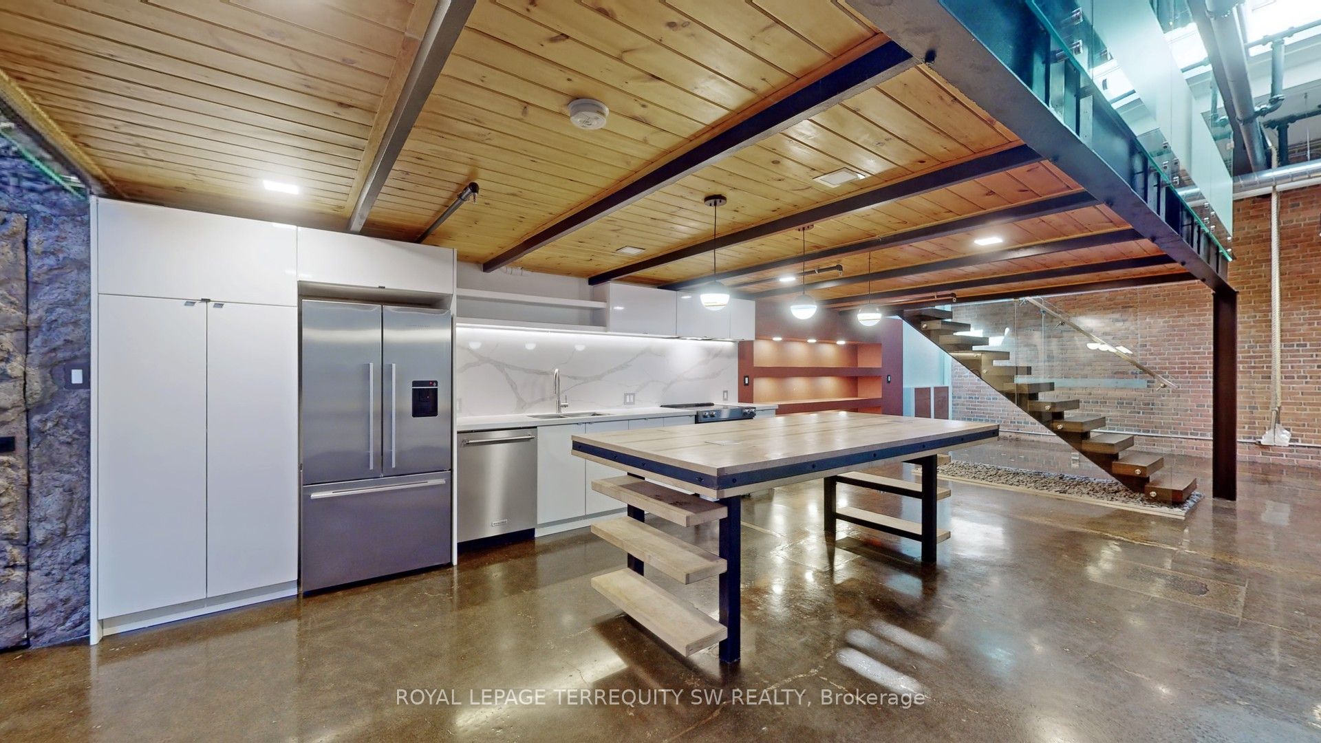 326 Carlaw Avenue 124 Property Photo 6