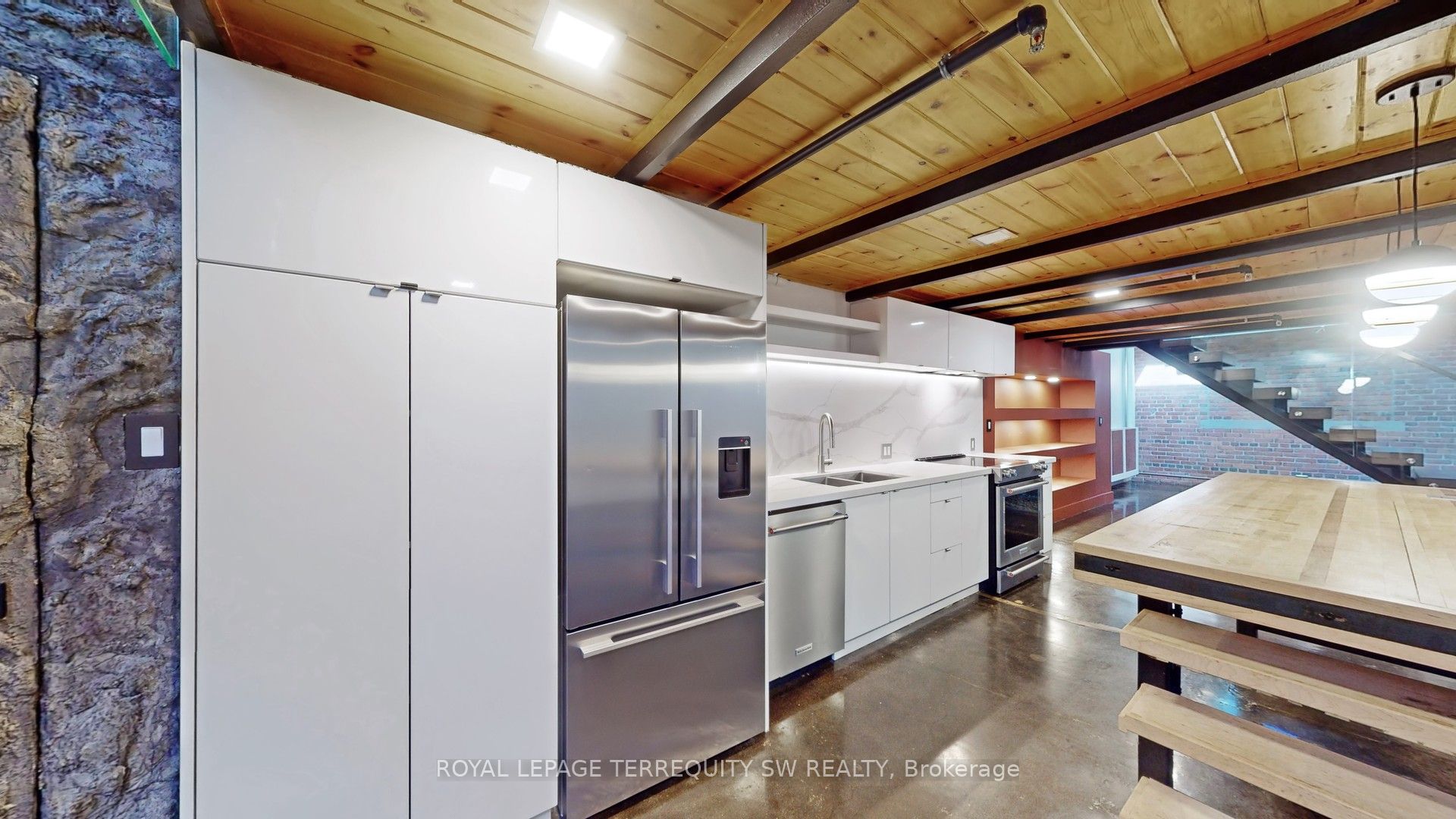 326 Carlaw Avenue 124 Property Photo 8