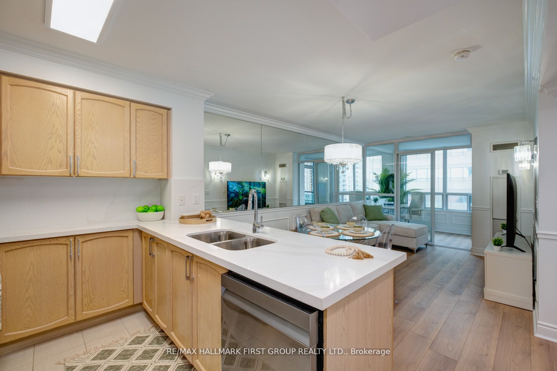 60 Brian Harrison Way 1008 Property Photo 6