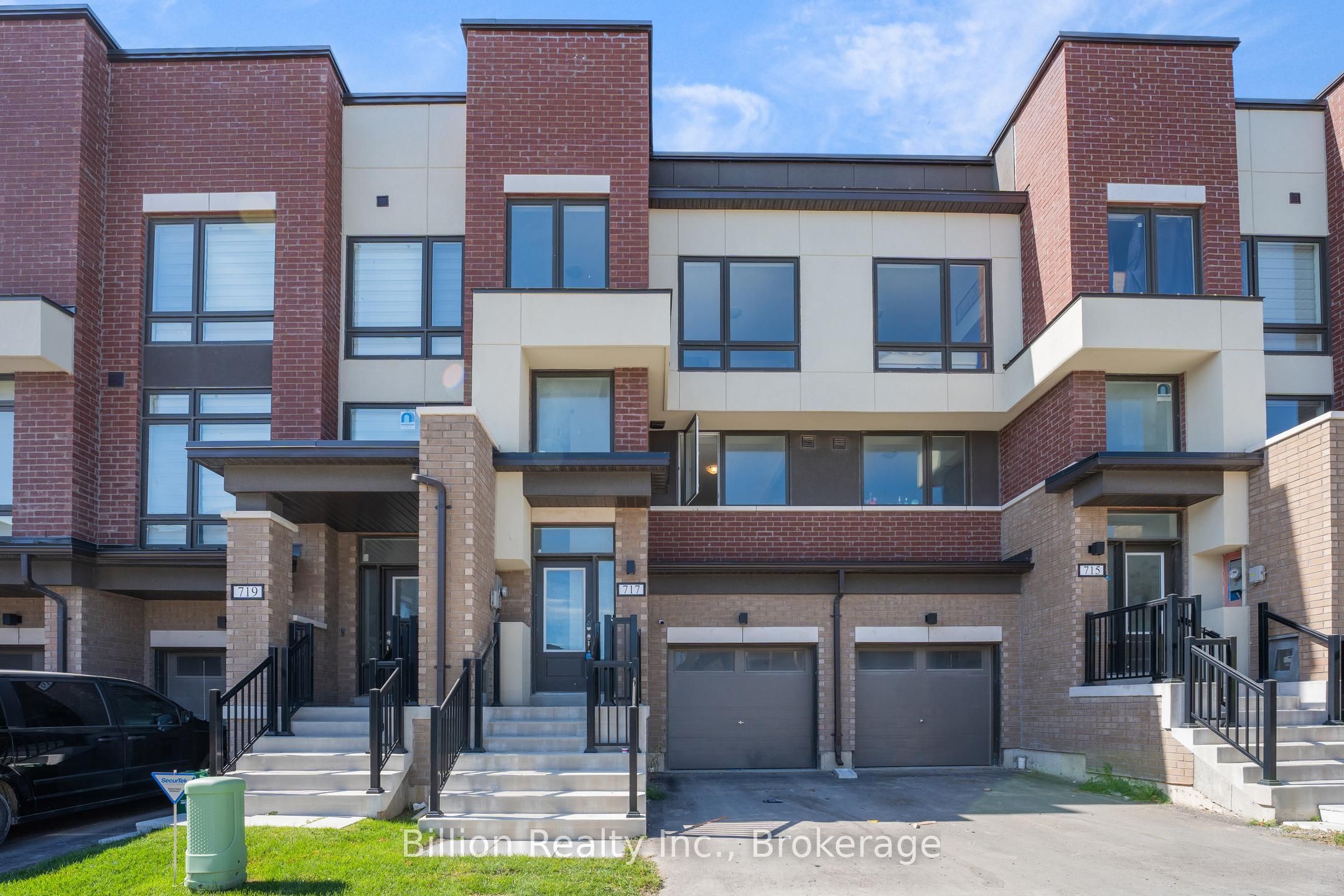 717 Heathrow Path Property Photo 1