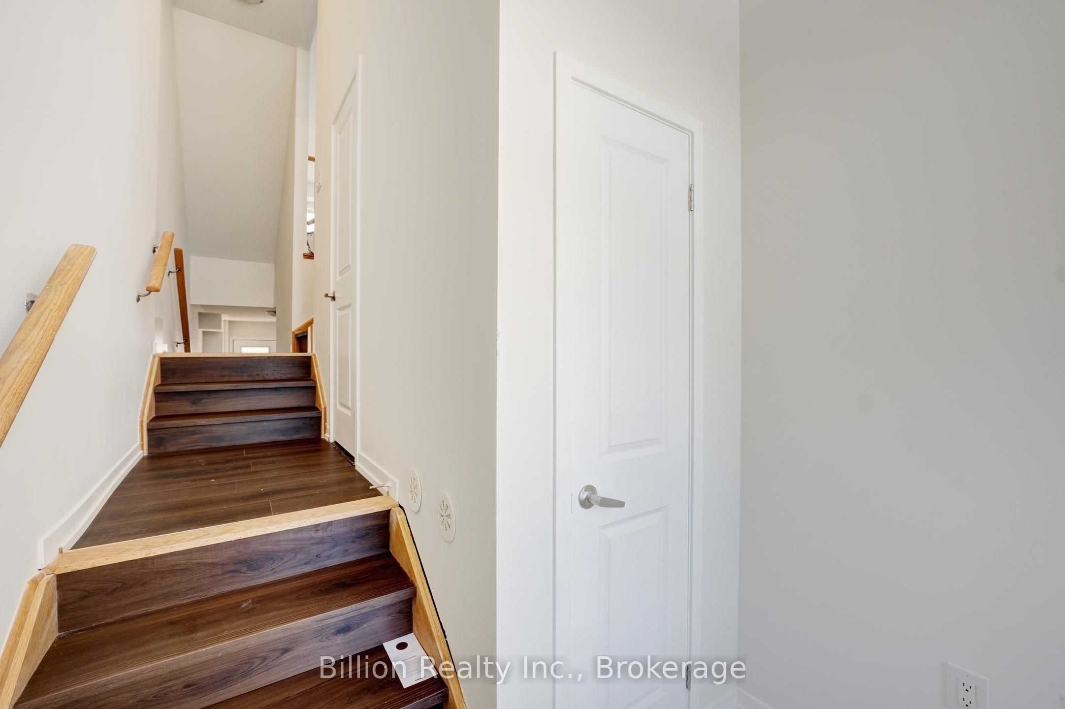 717 Heathrow Path Property Photo 5