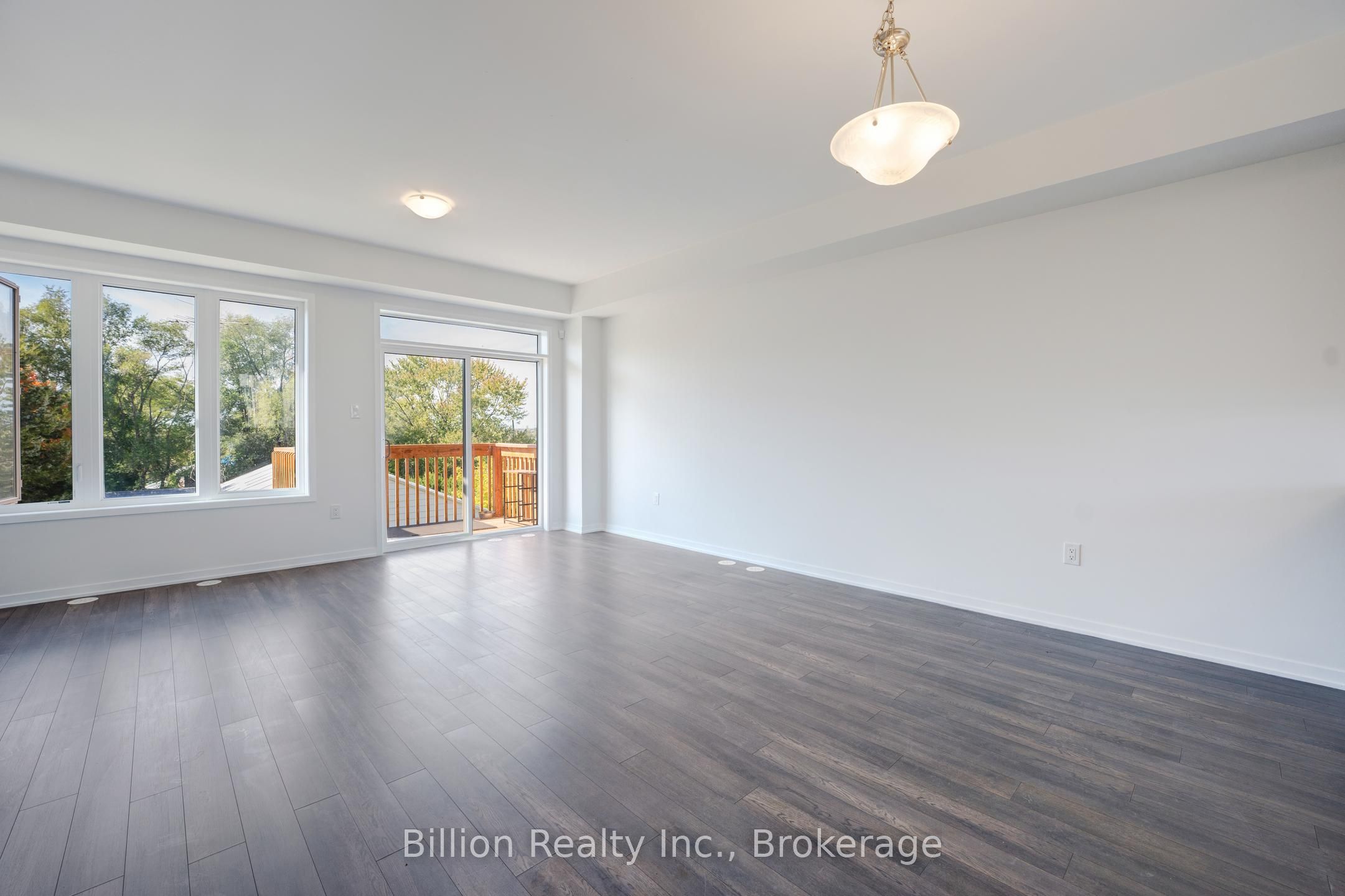 717 Heathrow Path Property Photo 6