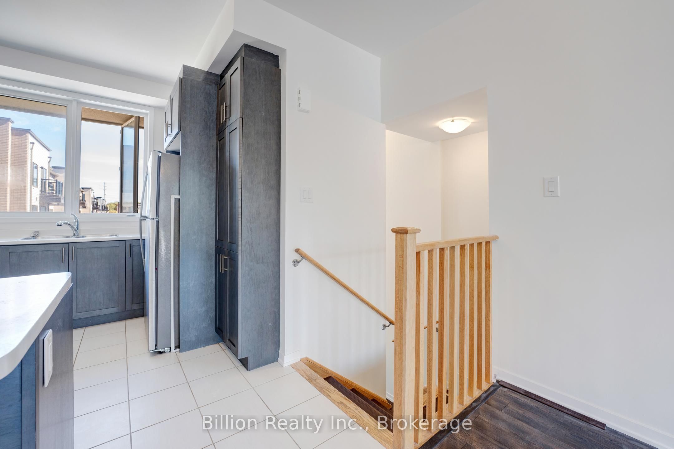 717 Heathrow Path Property Photo 8
