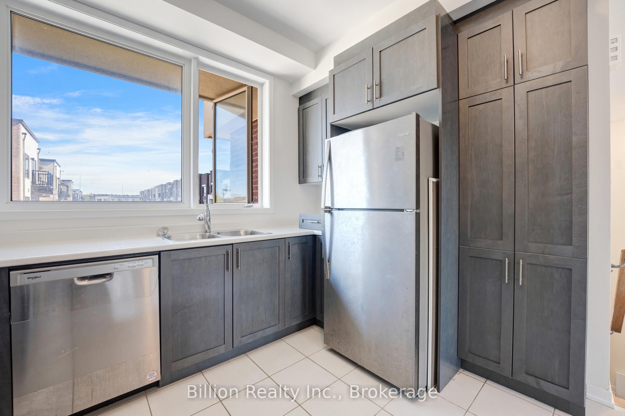717 Heathrow Path Property Photo 10